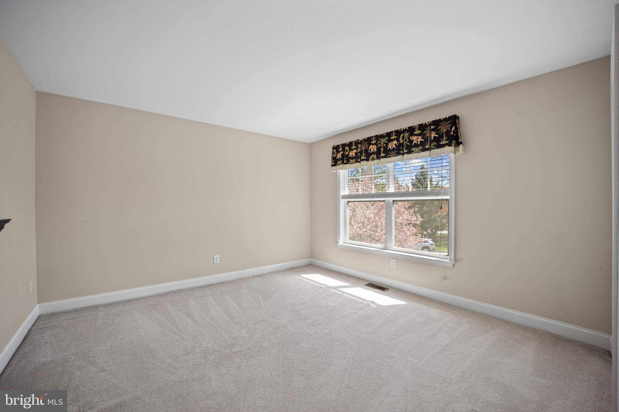 POTTERS POND - Residential