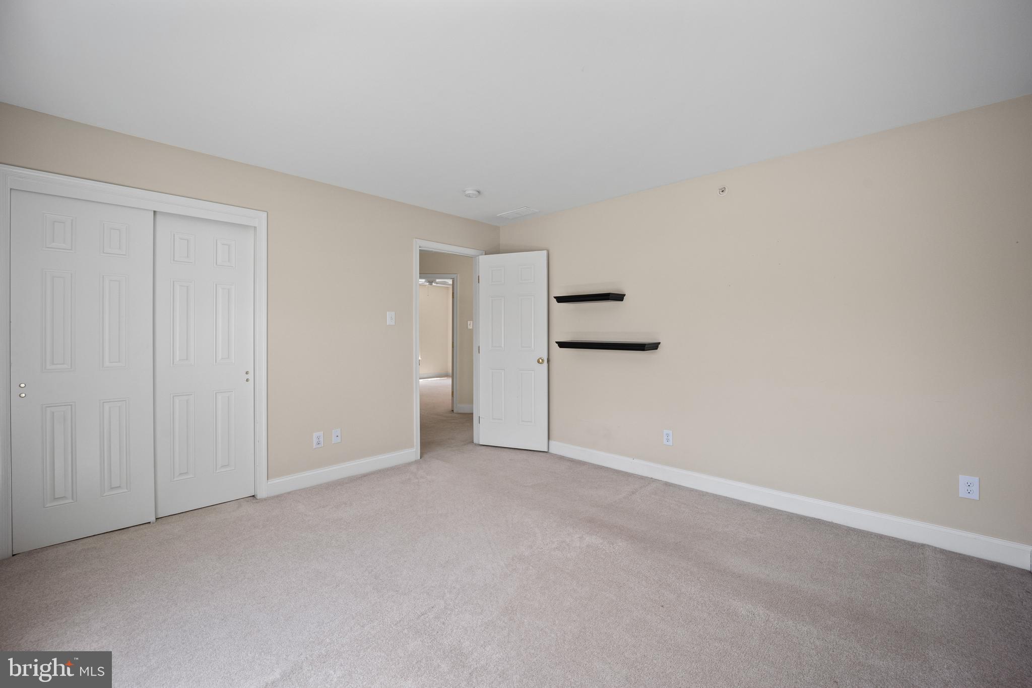 POTTERS POND - Residential