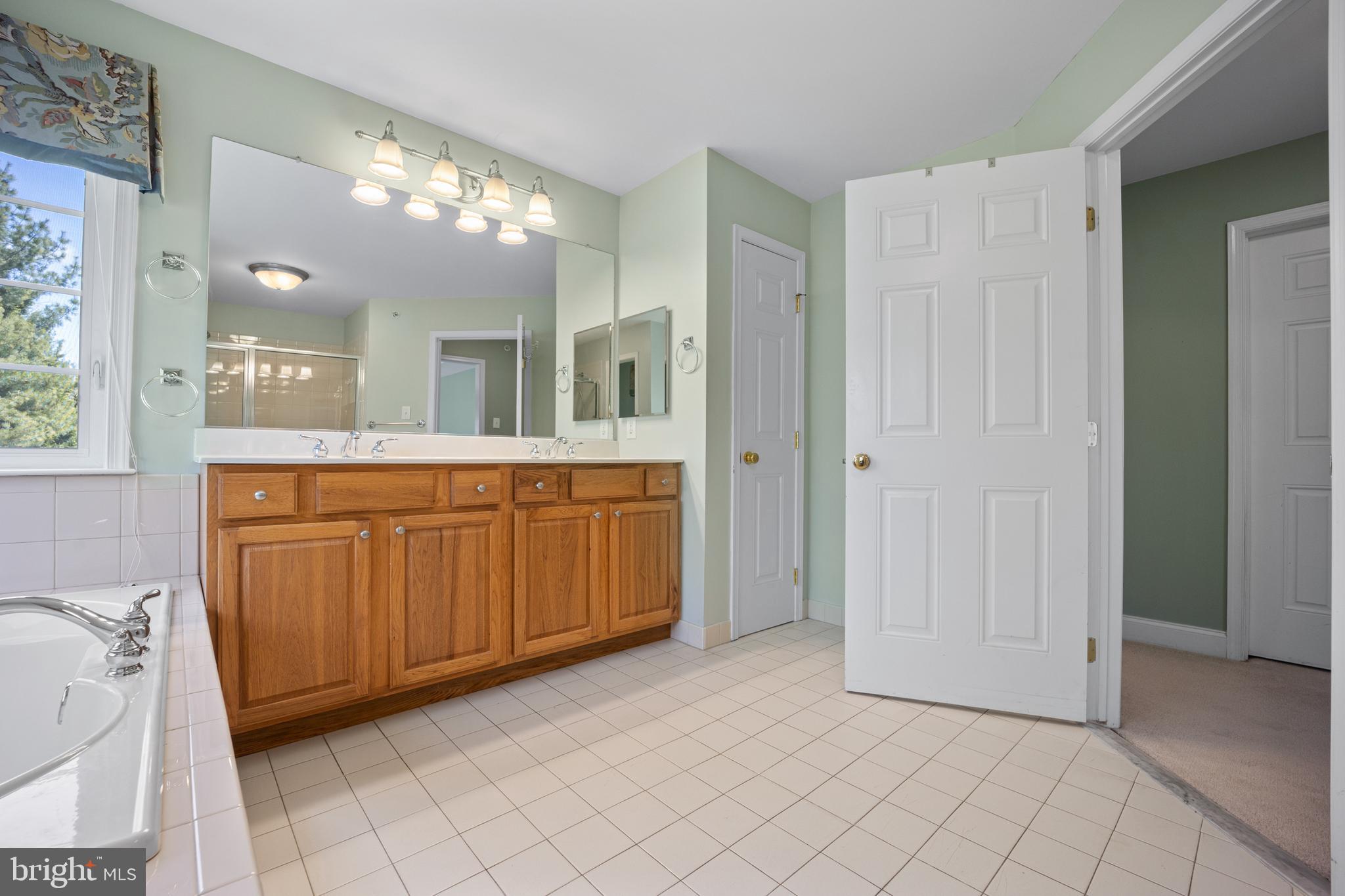 POTTERS POND - Residential