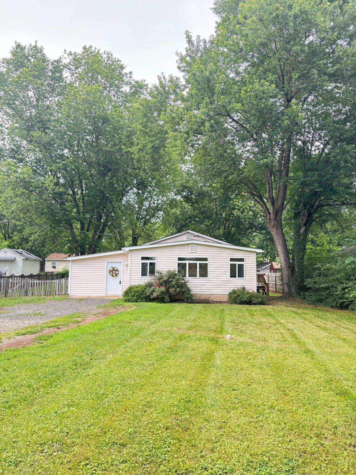 Photo 1 of 25 — 203 W BOWEN STREET, REMINGTON, VA 22734
