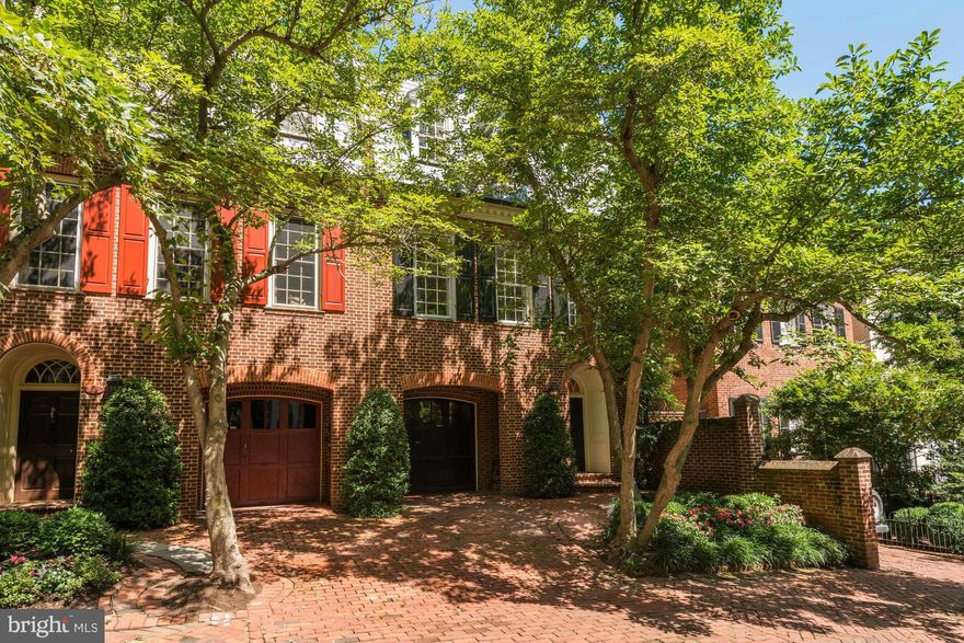 AGENTS PLEASE DO NOT CONTACT SELLER-HOUSE IS BEING MOVED TO PRIVATE PLACEMENT FOR NEXT 30 DAYS DURING INTERIOR PAINTING WORK. PLEASE CONTACT LISTING TEAM IF YOU HAVE A BUYER THAT WOULD LIKE TO SEE HOUSE. PROPERTY WILL BE BACK IN MLS IN 30 DAYS. THANK YOU.