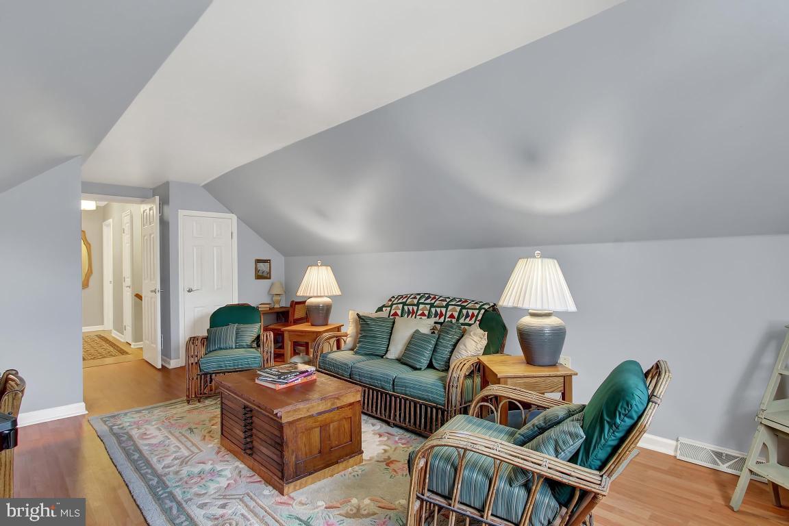 HEMPFIELD GREEN - Residential