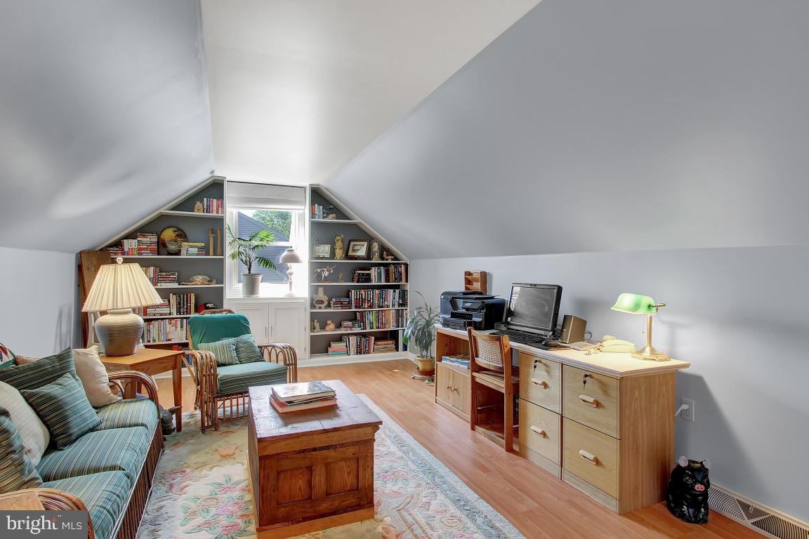 HEMPFIELD GREEN - Residential