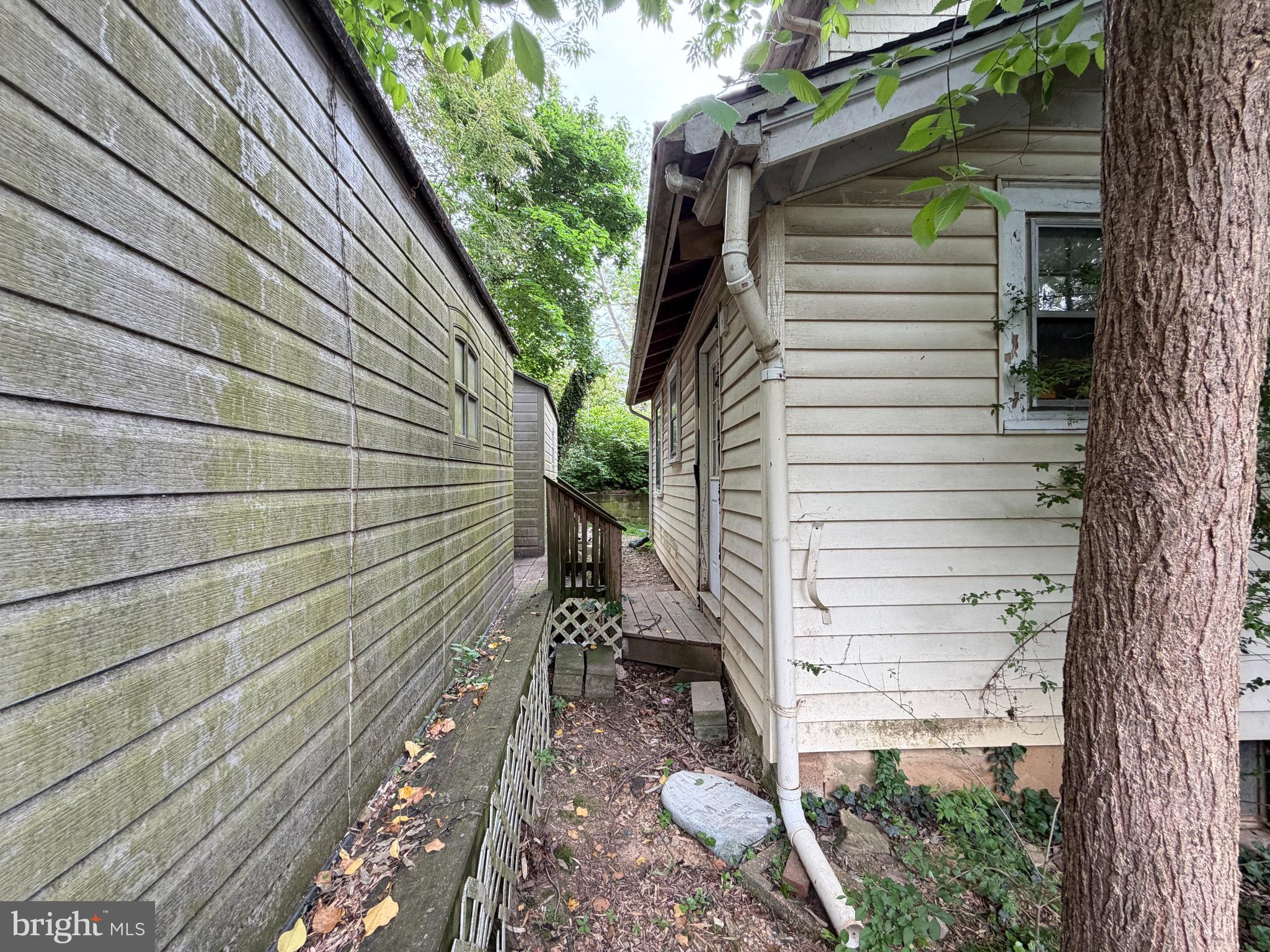 FLOWER AVE PARK - Residential