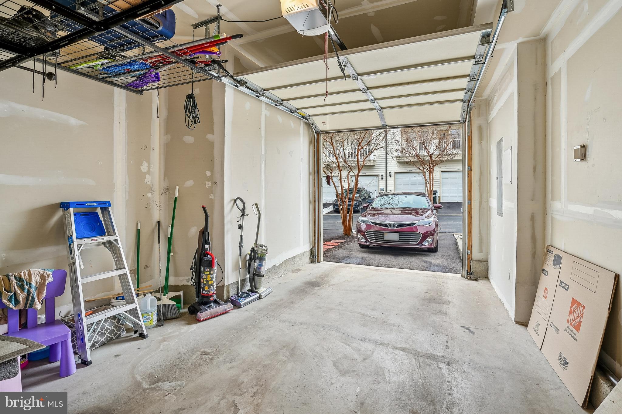 MADISON CRESCENT CONDOMINIUM - Residential