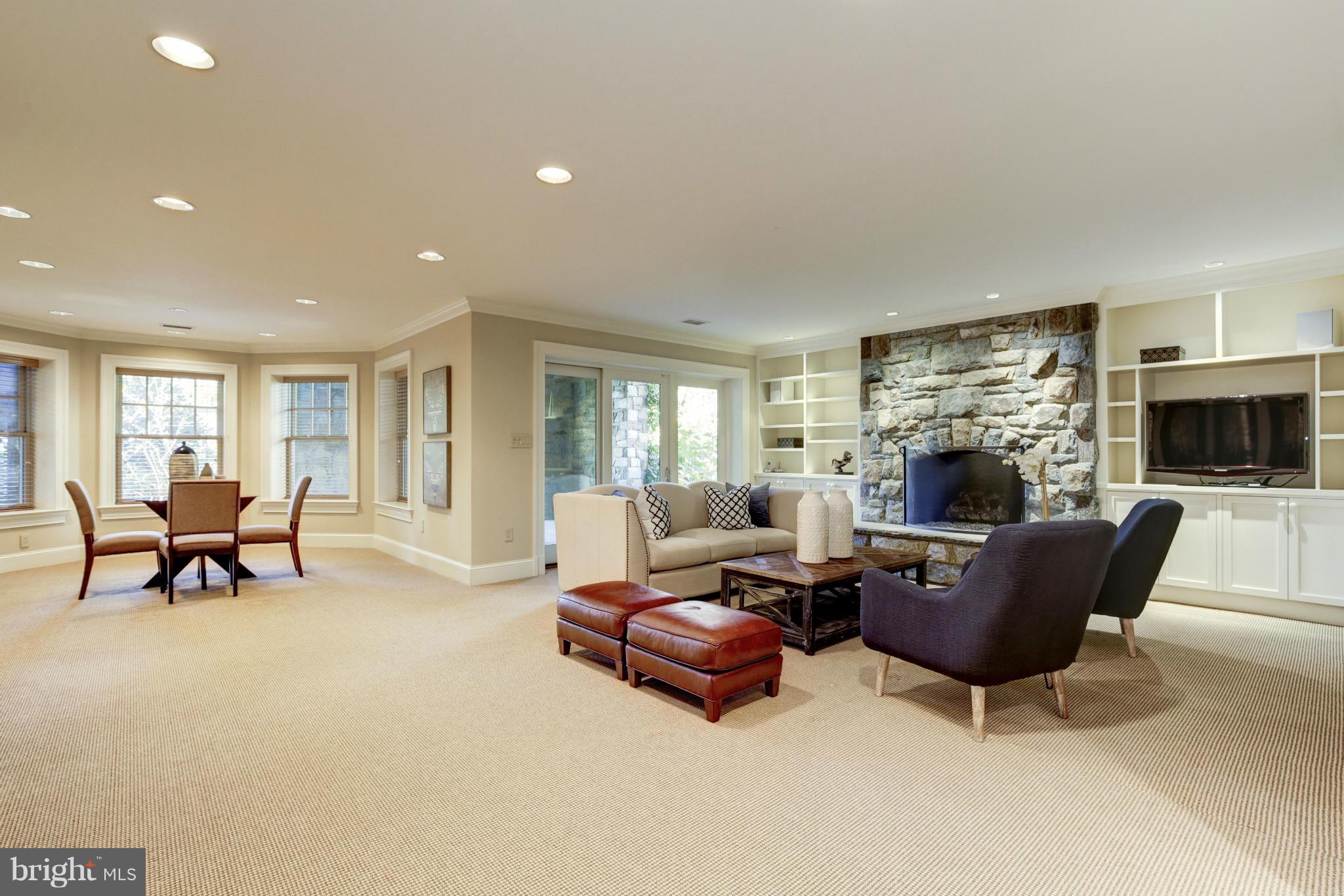 SPRING VALLEY - Residential