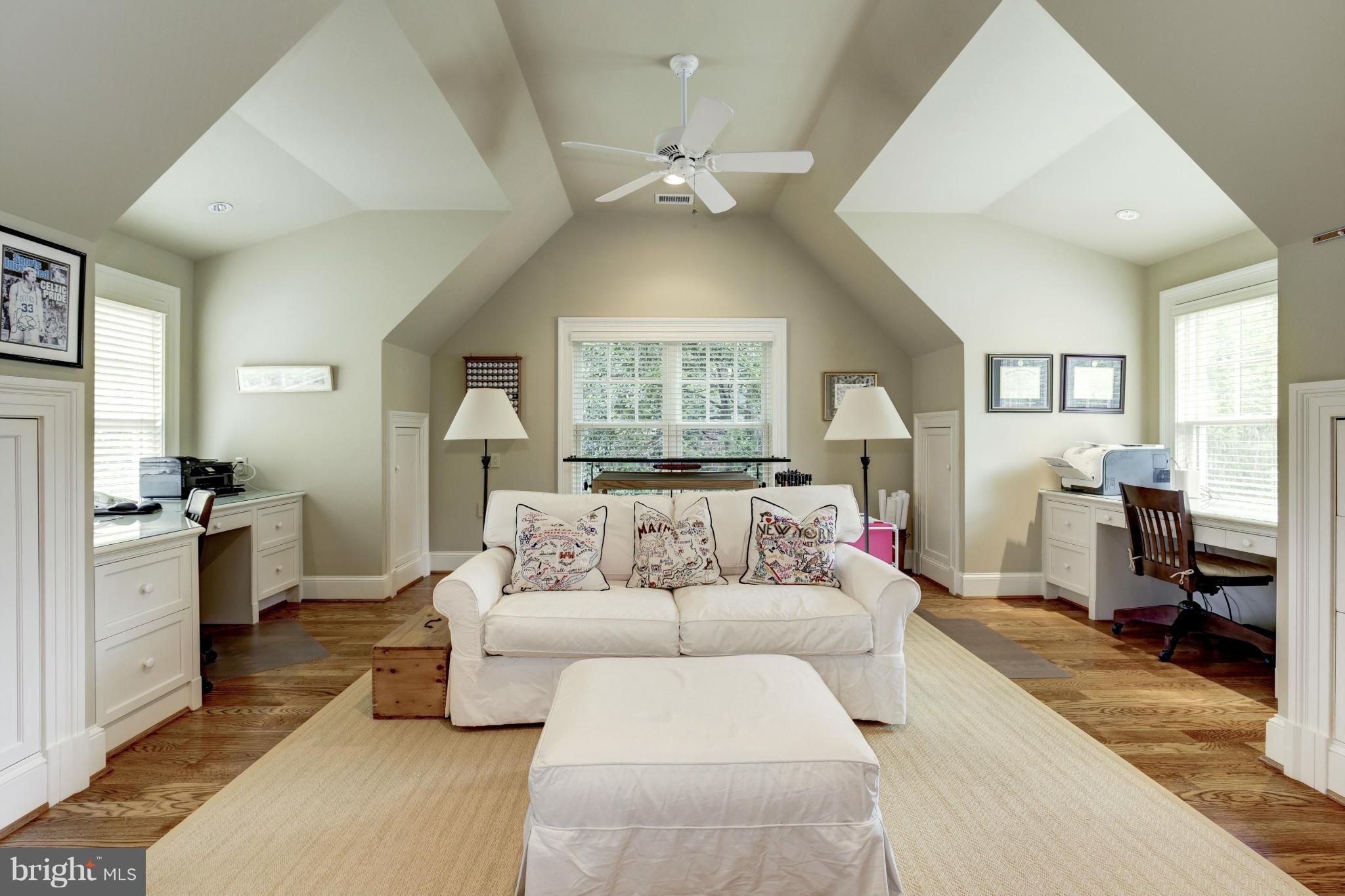 SPRING VALLEY - Residential