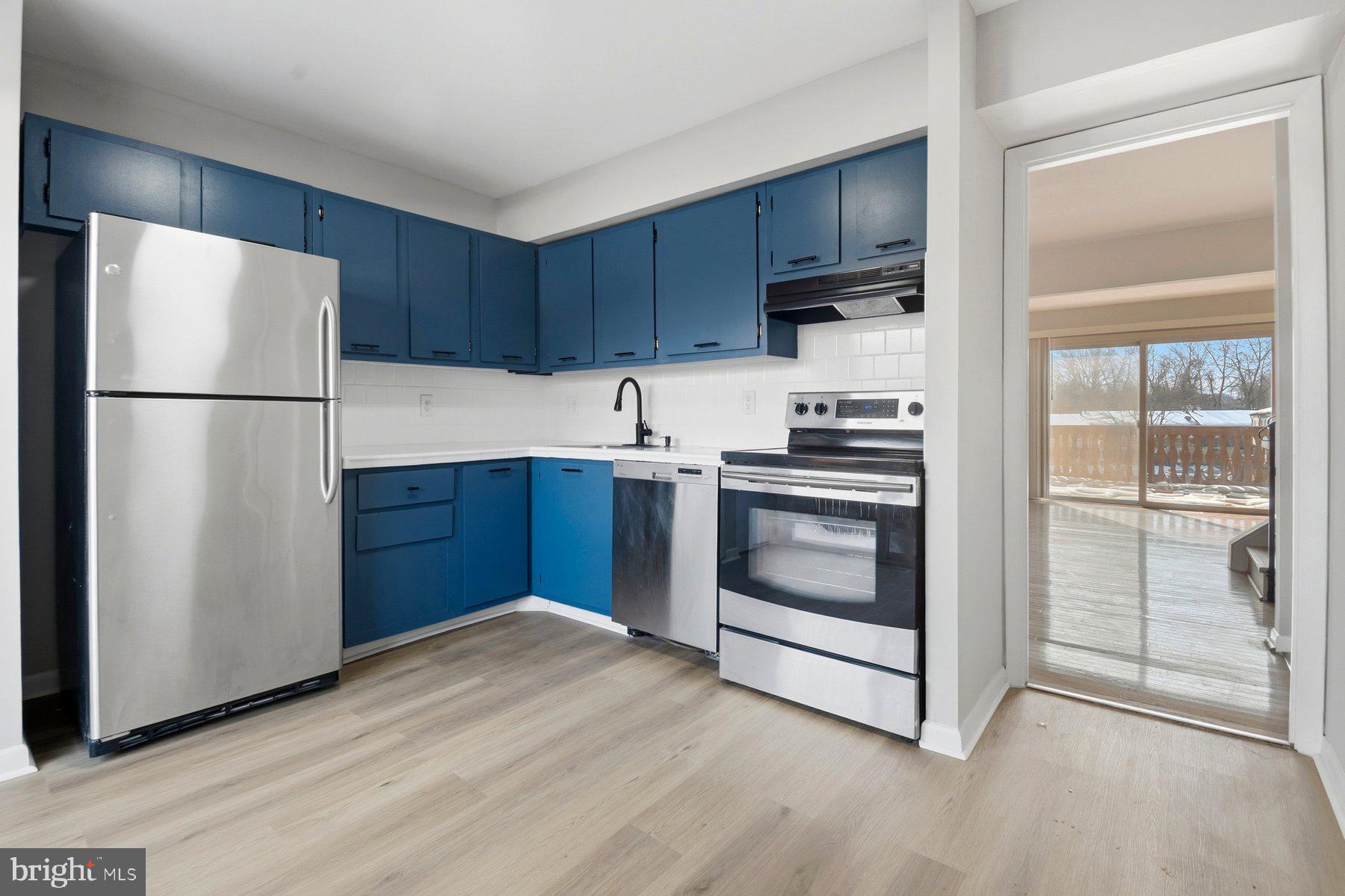 8123 SALT LAKE DRIVE