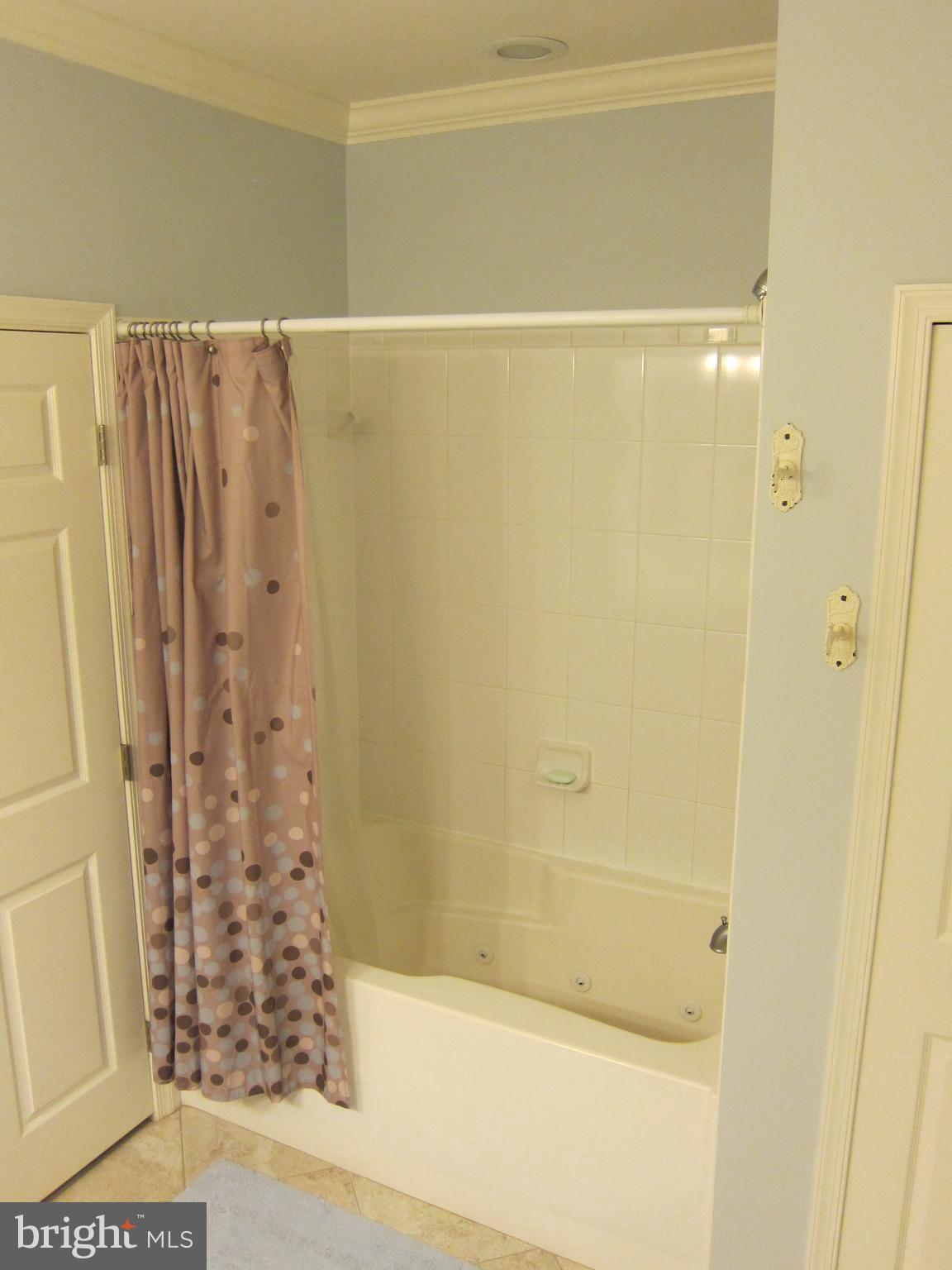 ELKRIDGE CROSSING - Residential Lease