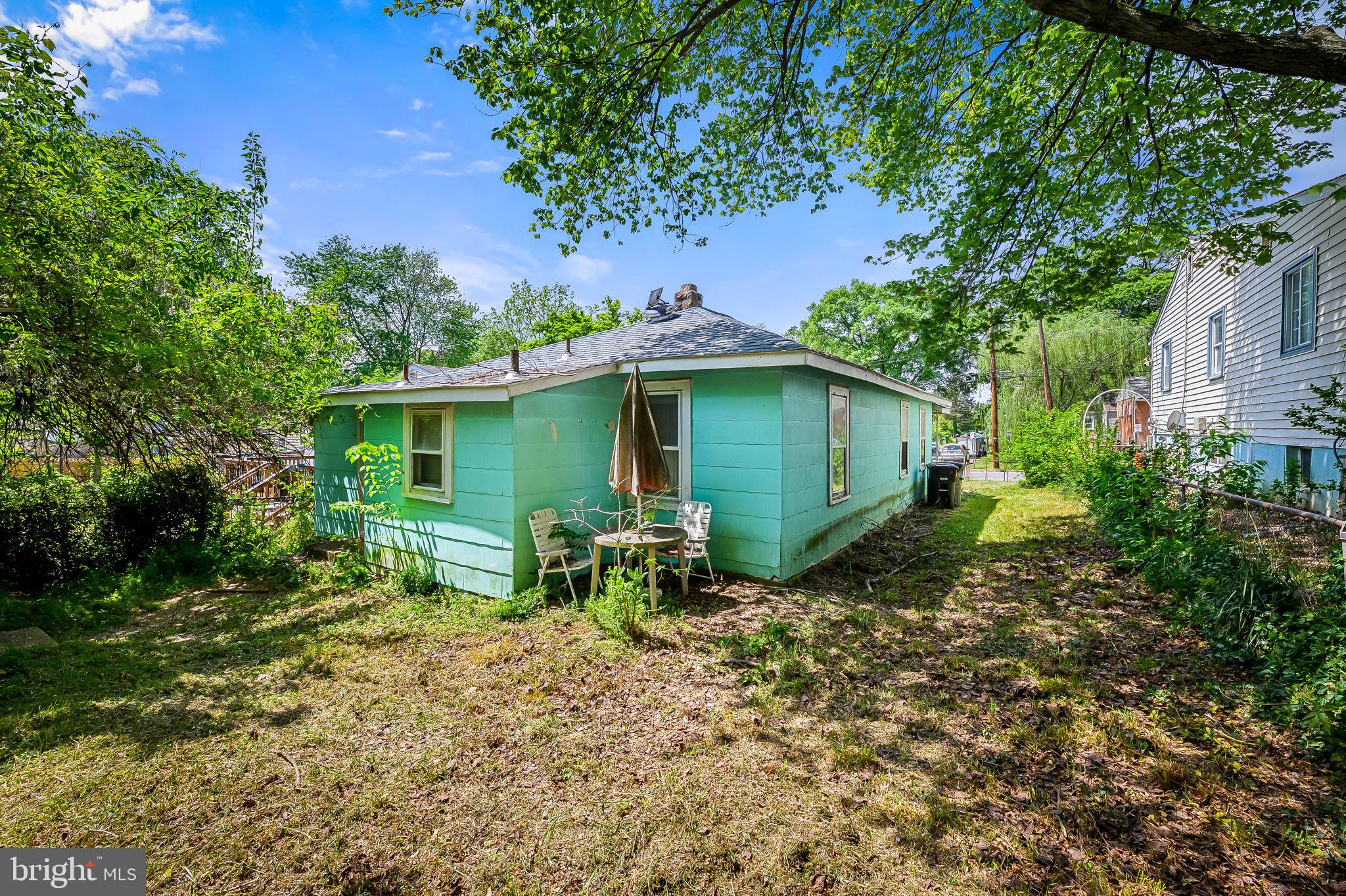 EAST RIVERDALE - Residential