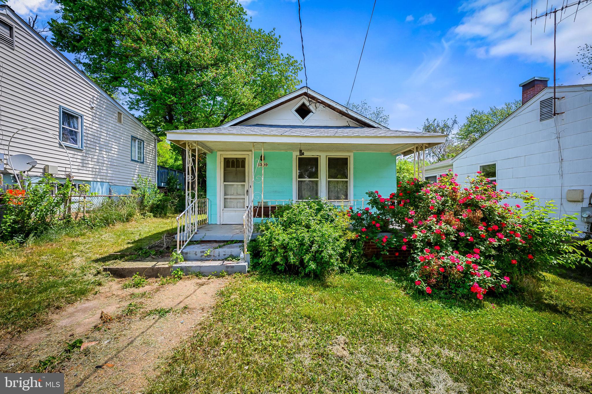 EAST RIVERDALE - Residential