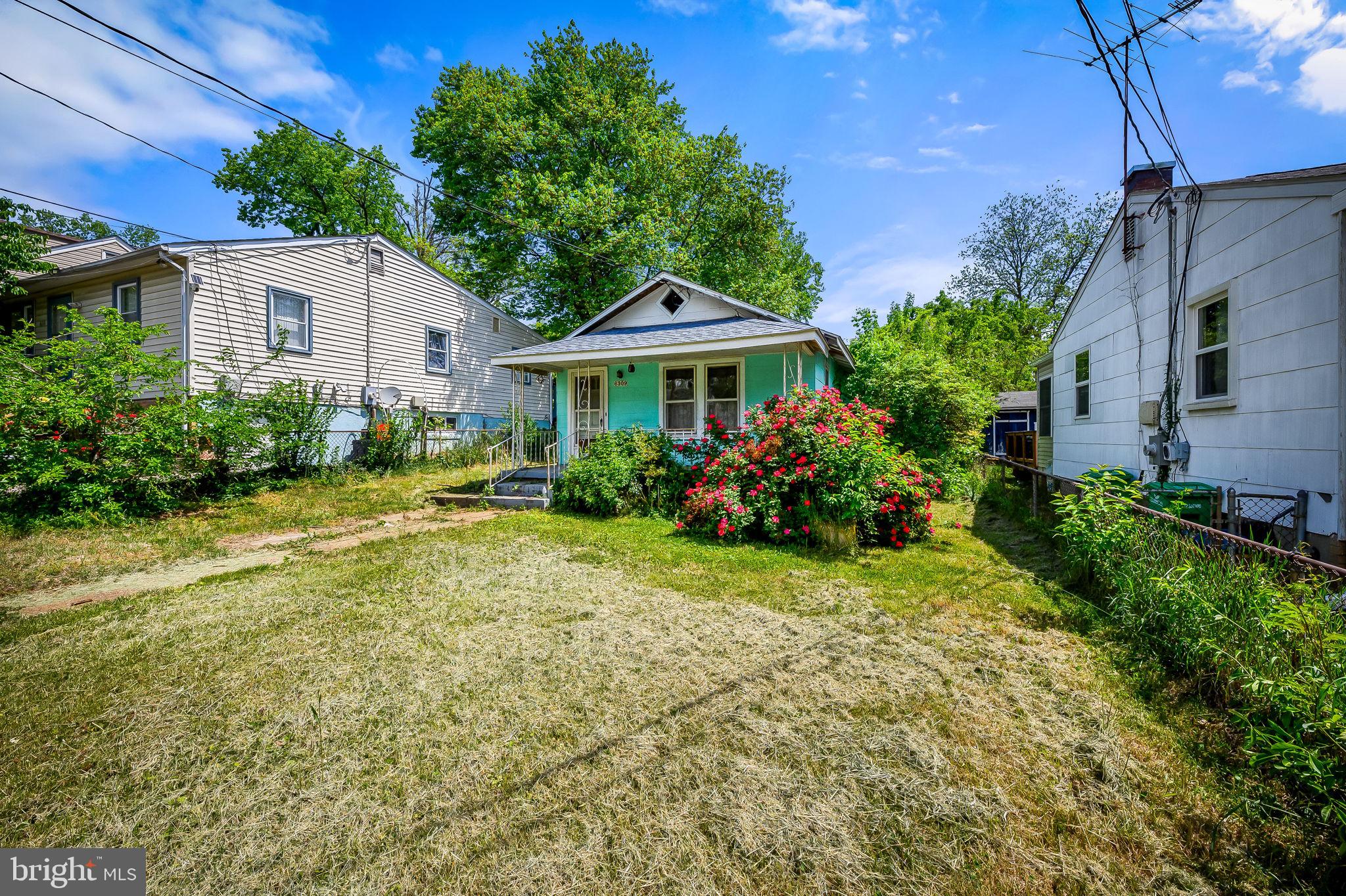 EAST RIVERDALE - Residential