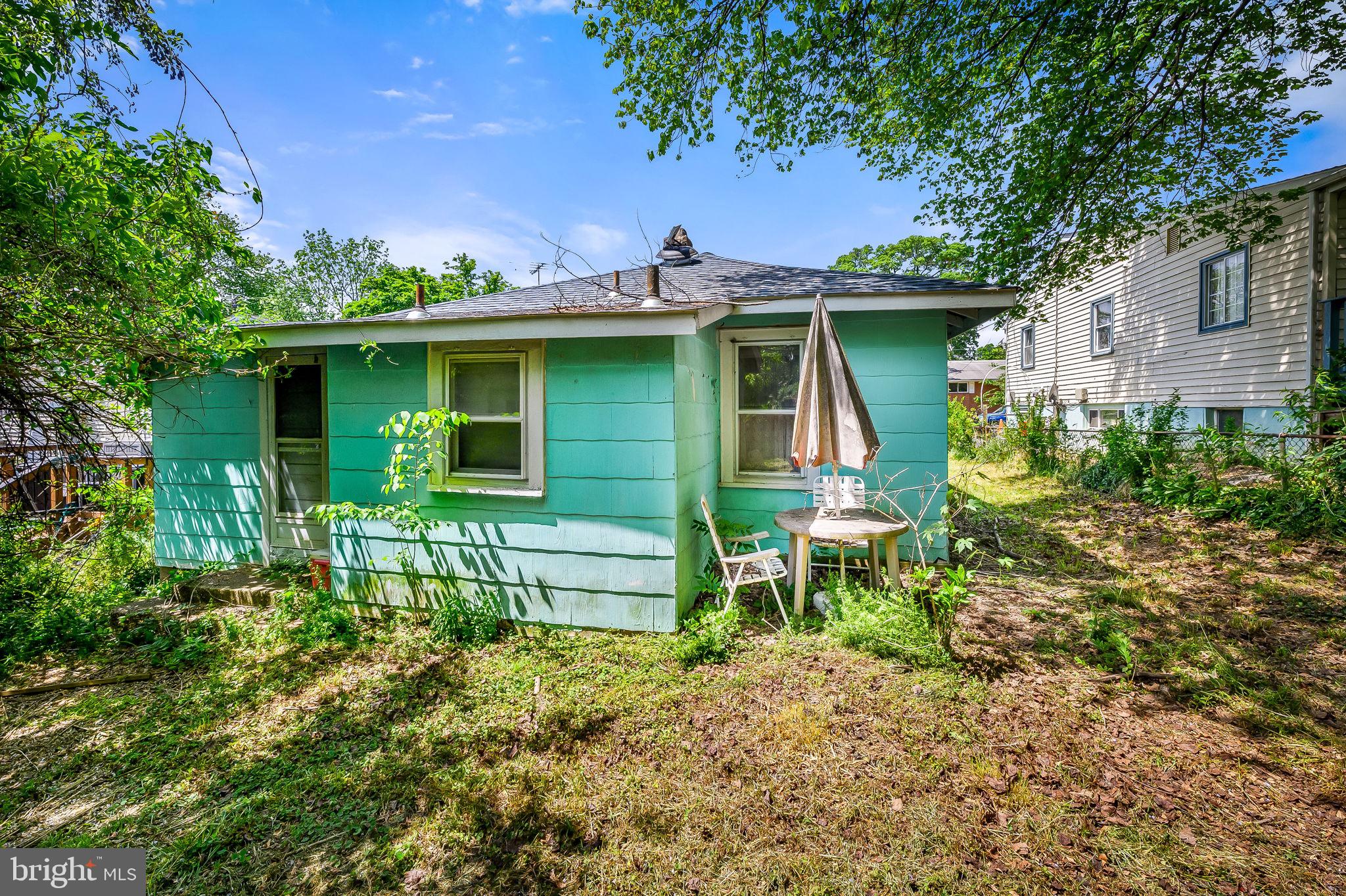 EAST RIVERDALE - Residential