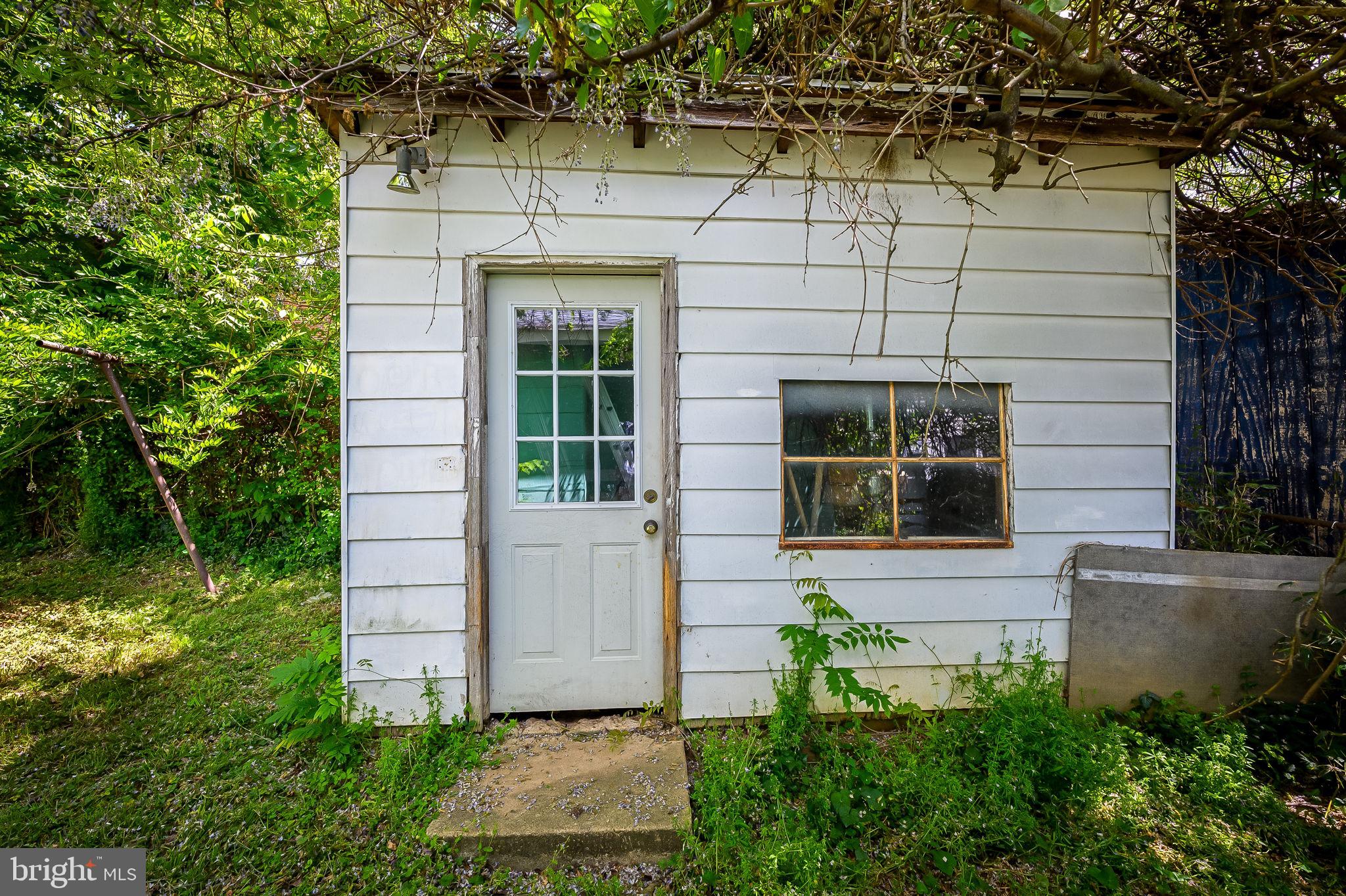 EAST RIVERDALE - Residential