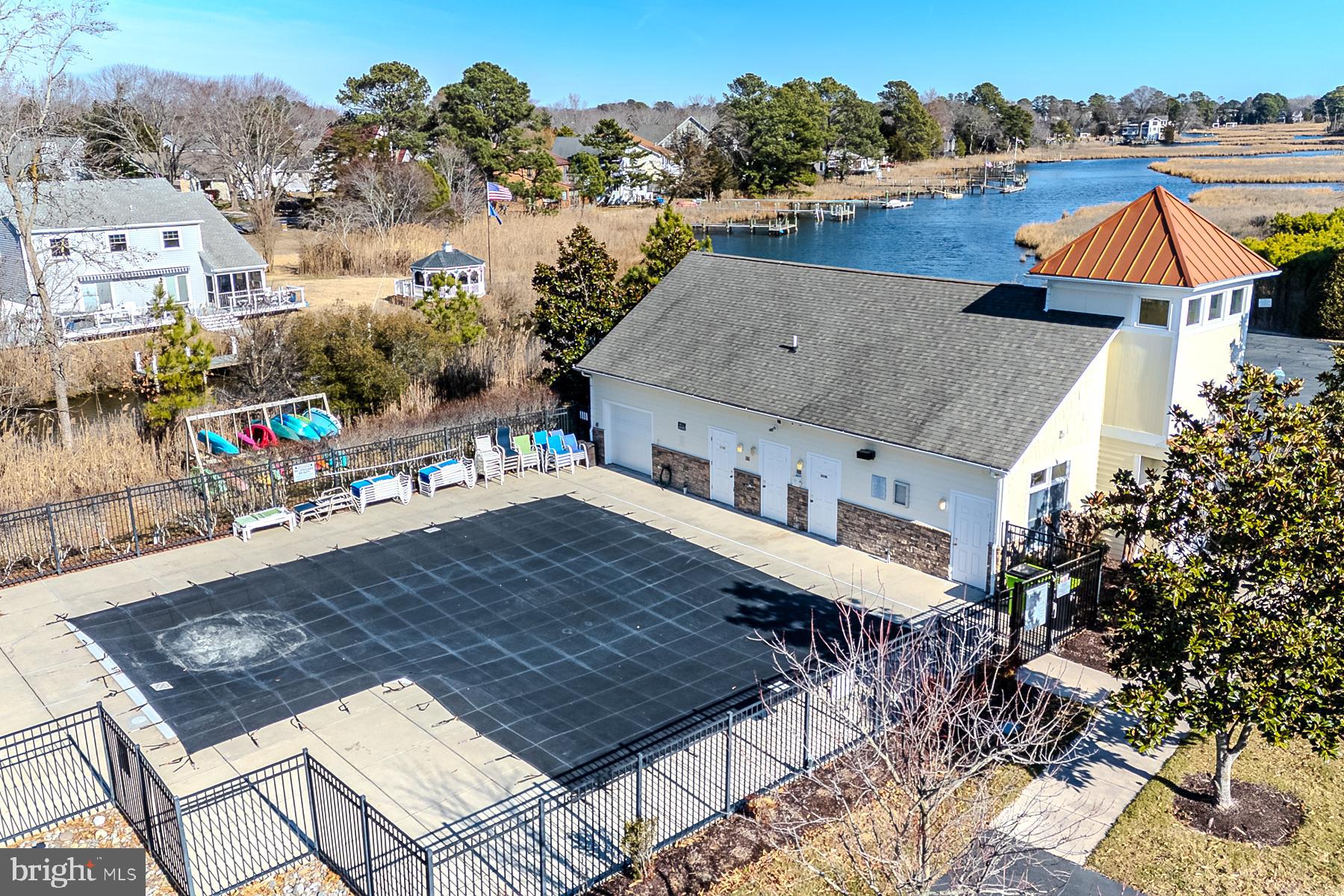 CREEKSIDE - Residential