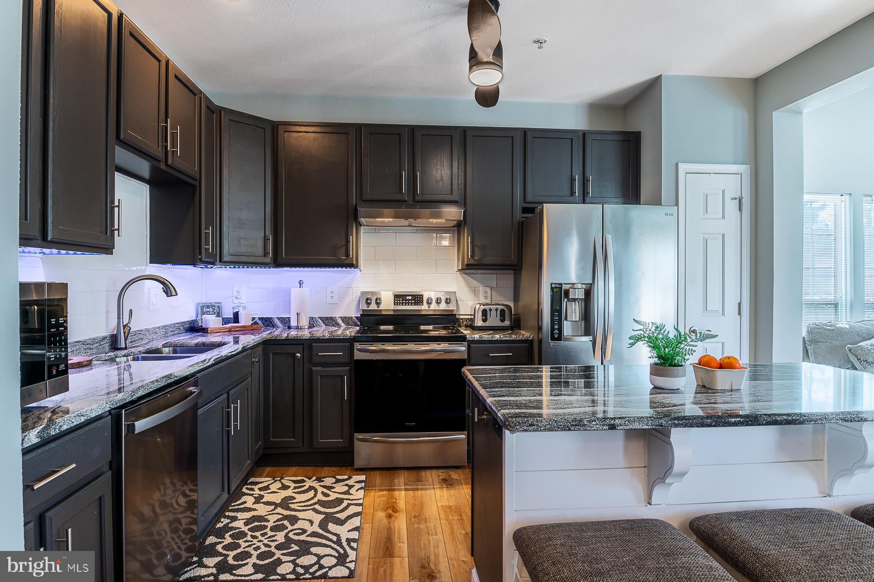 CREEKSIDE - Residential