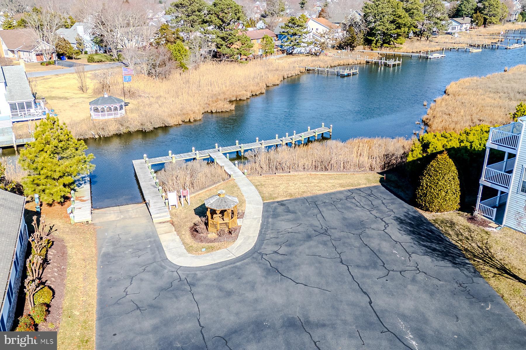 CREEKSIDE - Residential