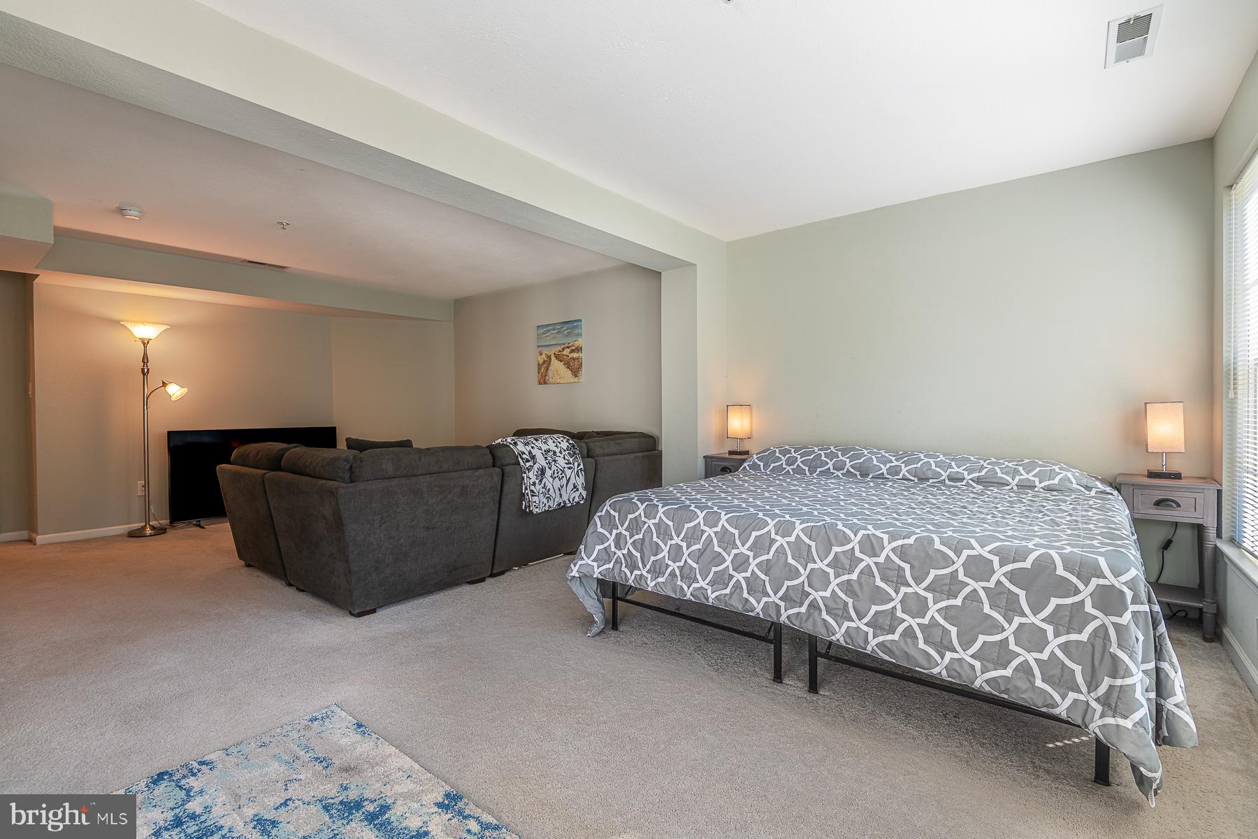 CREEKSIDE - Residential