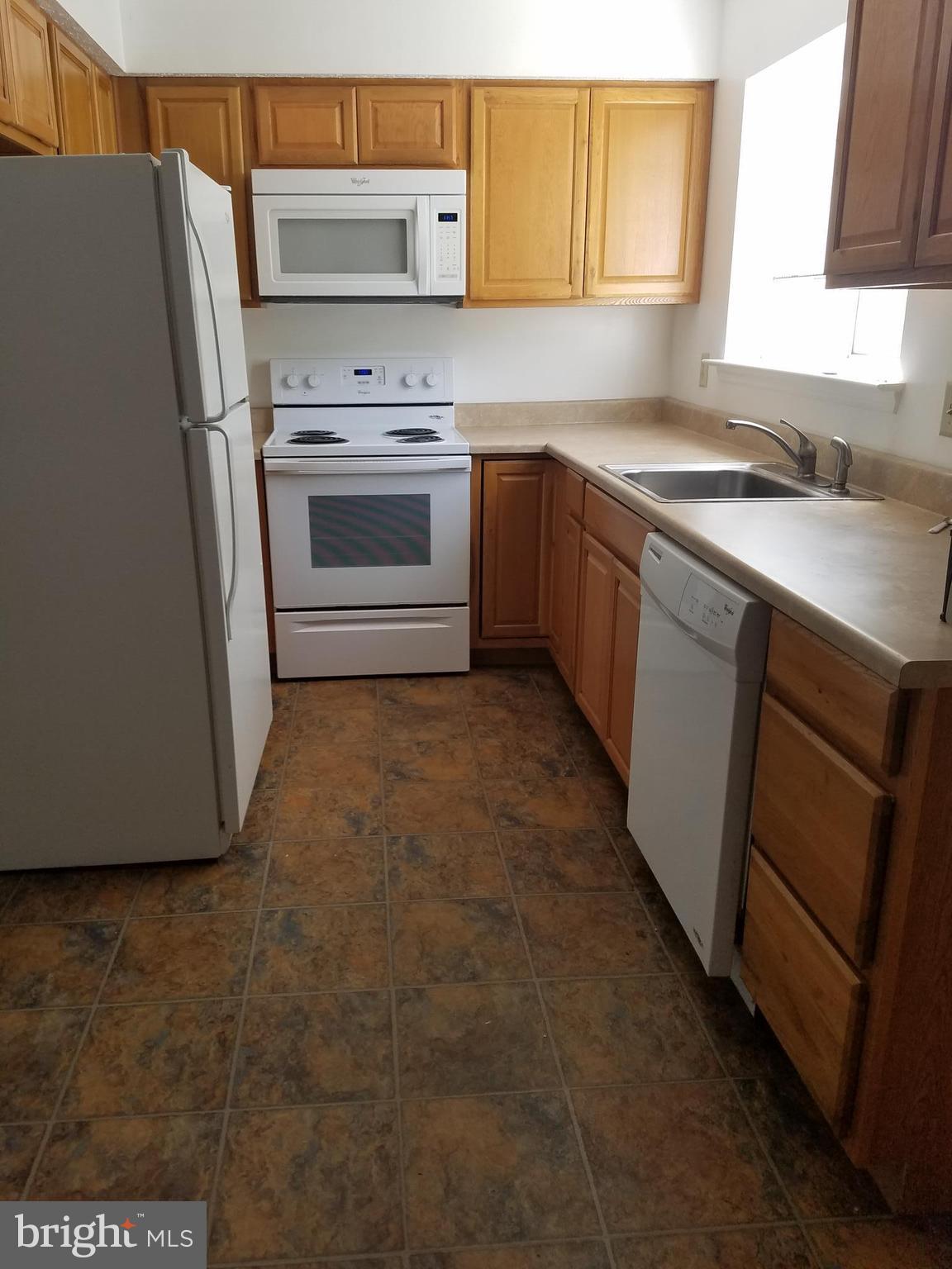 ST CHARLES SUB - HAMPSHIRE - Residential Lease