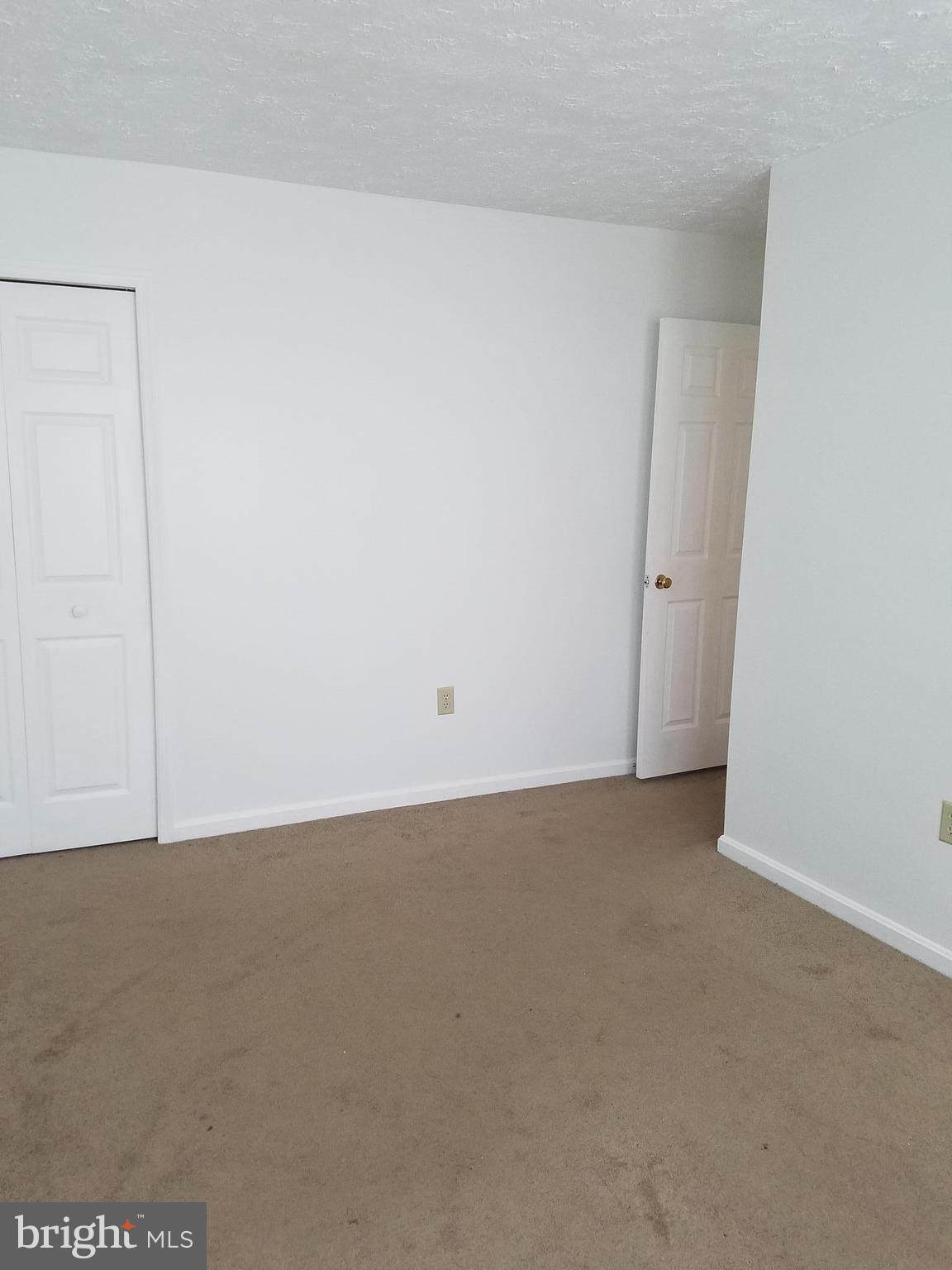 ST CHARLES SUB - HAMPSHIRE - Residential Lease