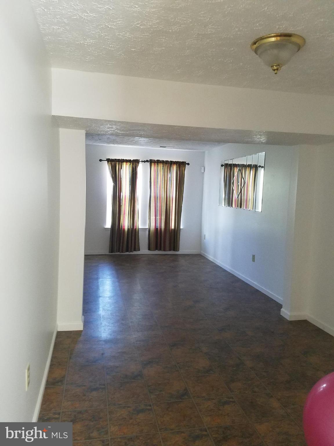 ST CHARLES SUB - HAMPSHIRE - Residential Lease