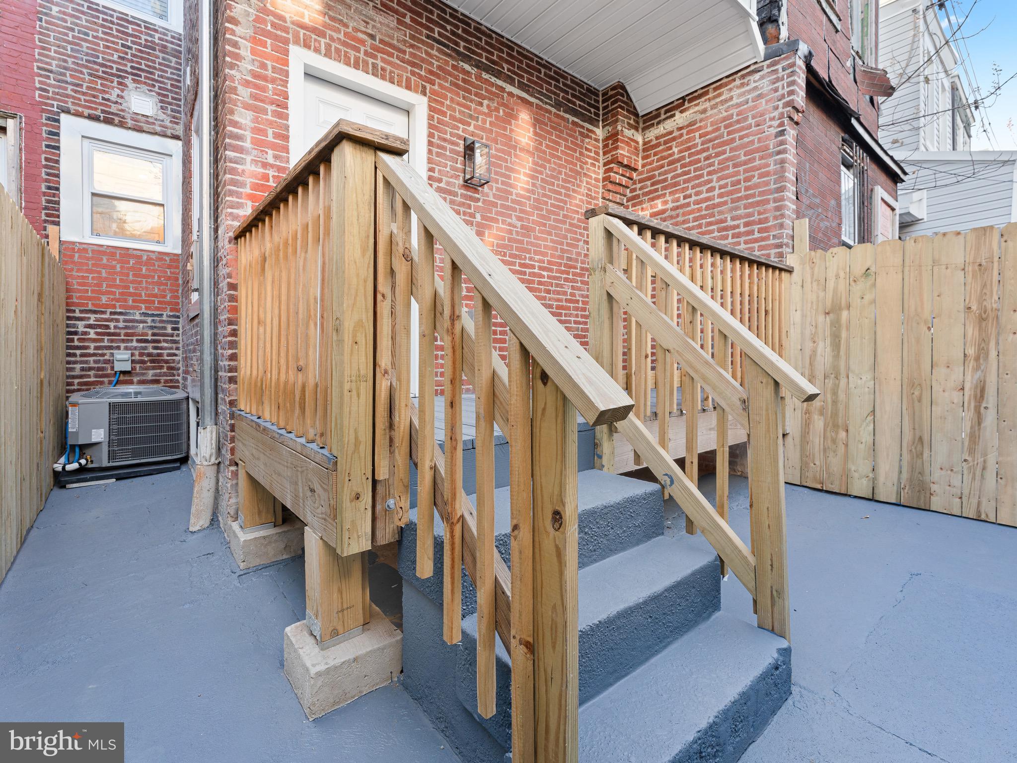 PORT RICHMOND - Residential
