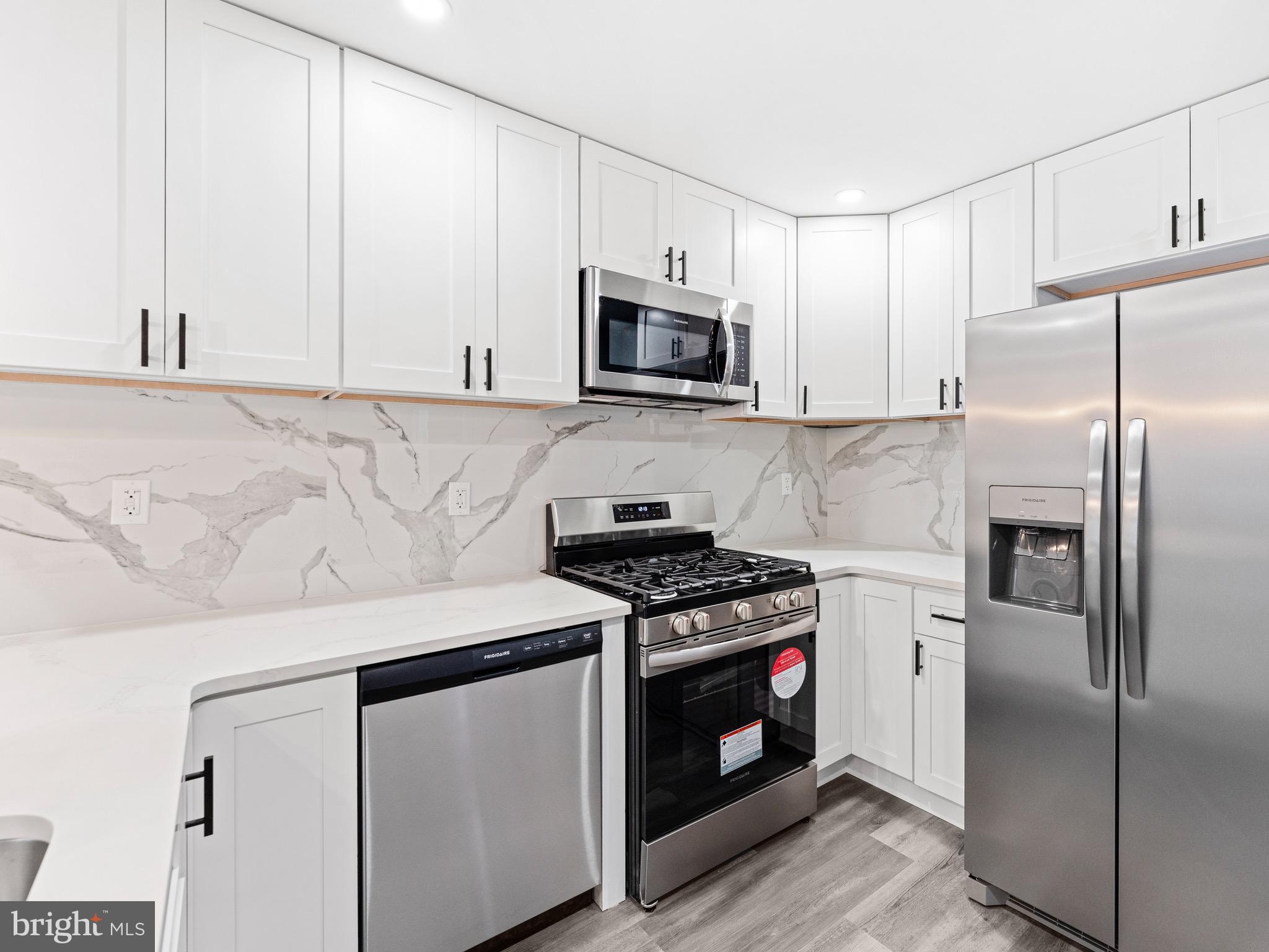 PORT RICHMOND - Residential