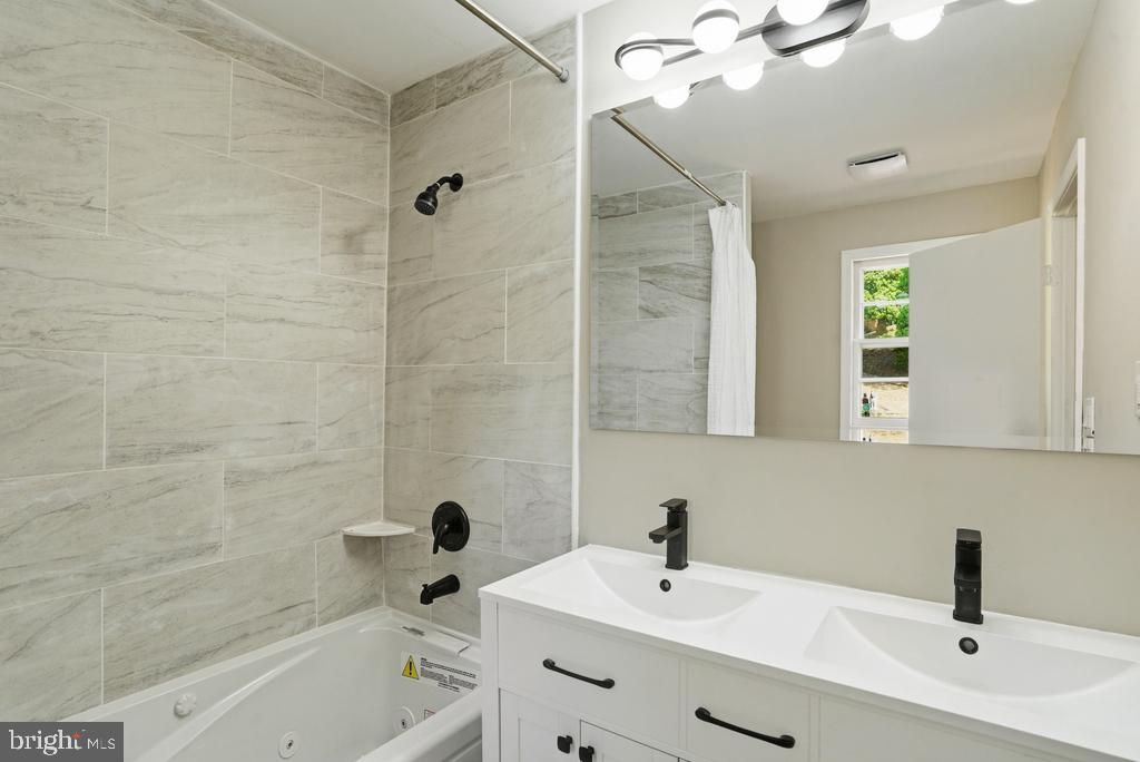 CEDAR RIDGE - Residential