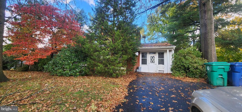 Photo of 4846 Londonderry Road, HARRISBURG, PA 17109 (MLS # PADA2049148)