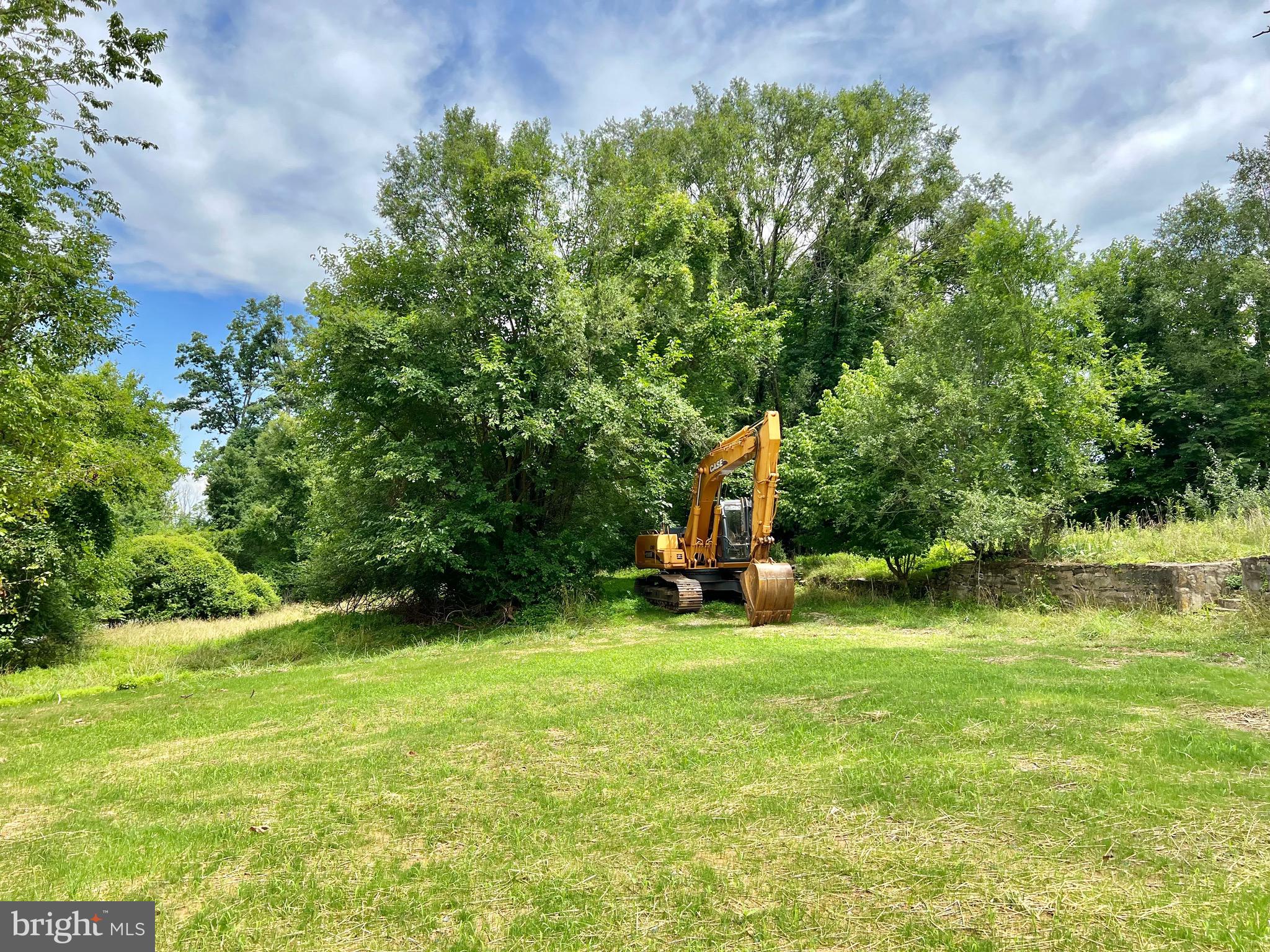 DAISY HILL ESTATES - Commercial Sale