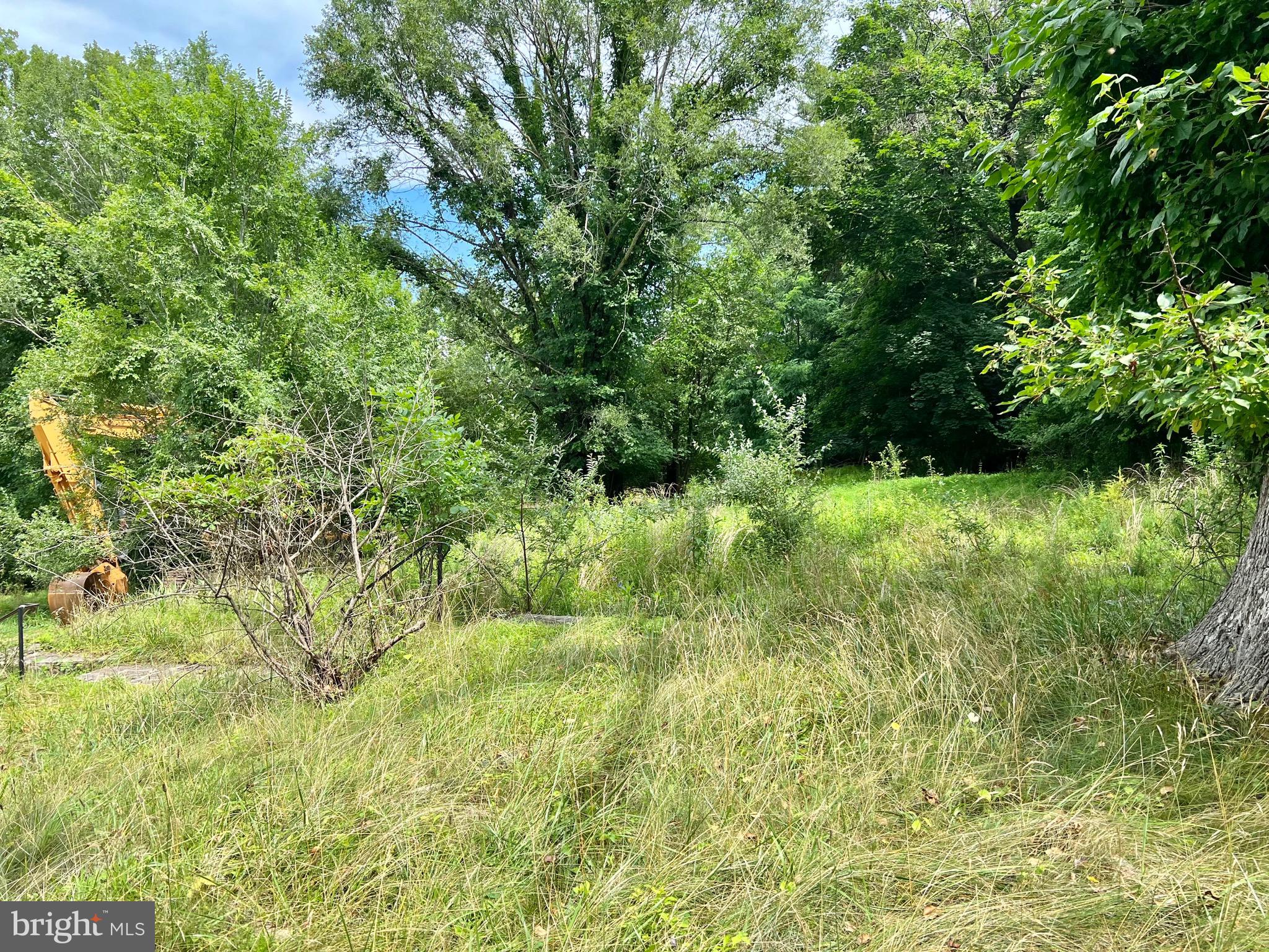 DAISY HILL ESTATES - Commercial Sale