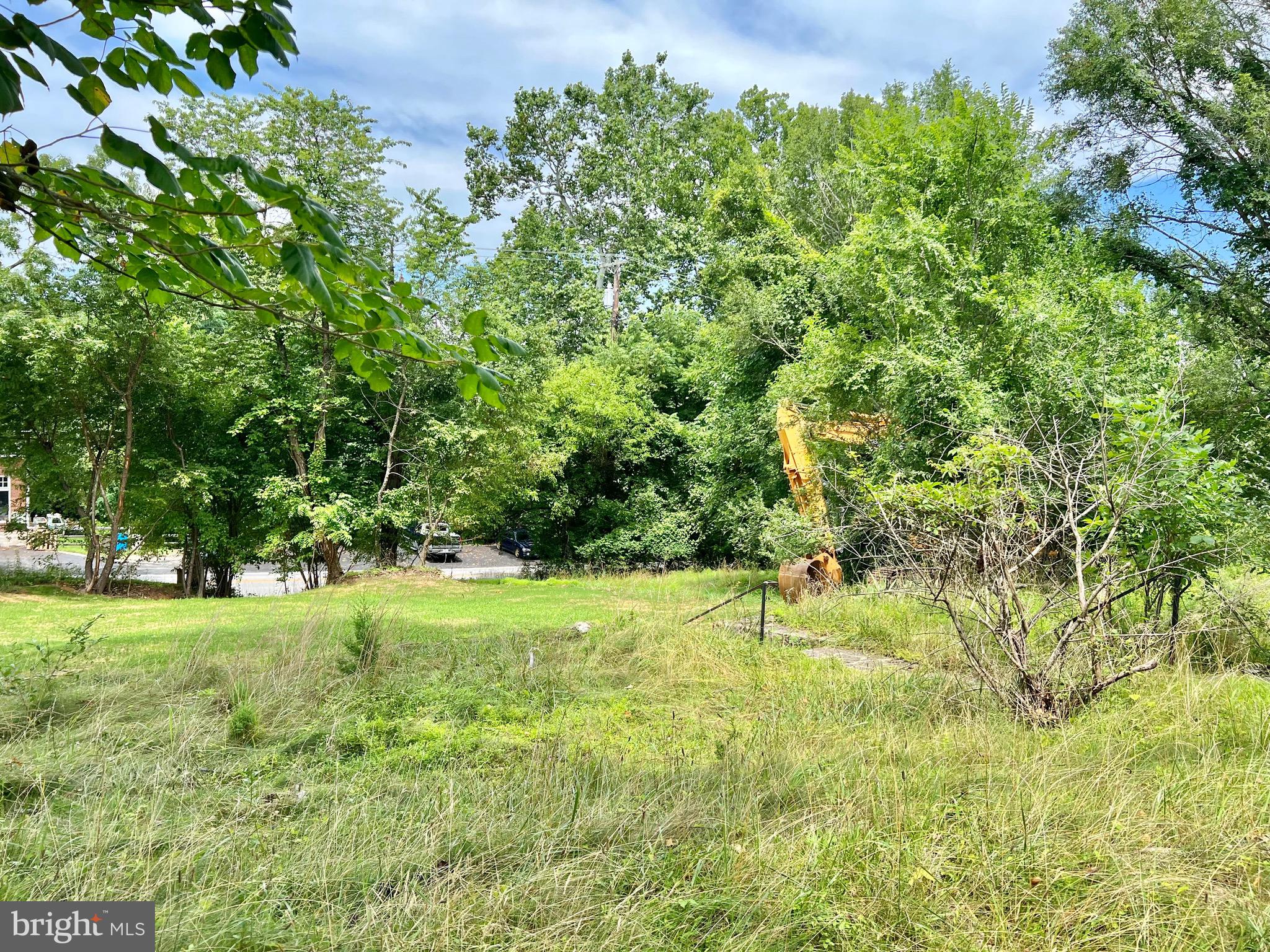 DAISY HILL ESTATES - Commercial Sale