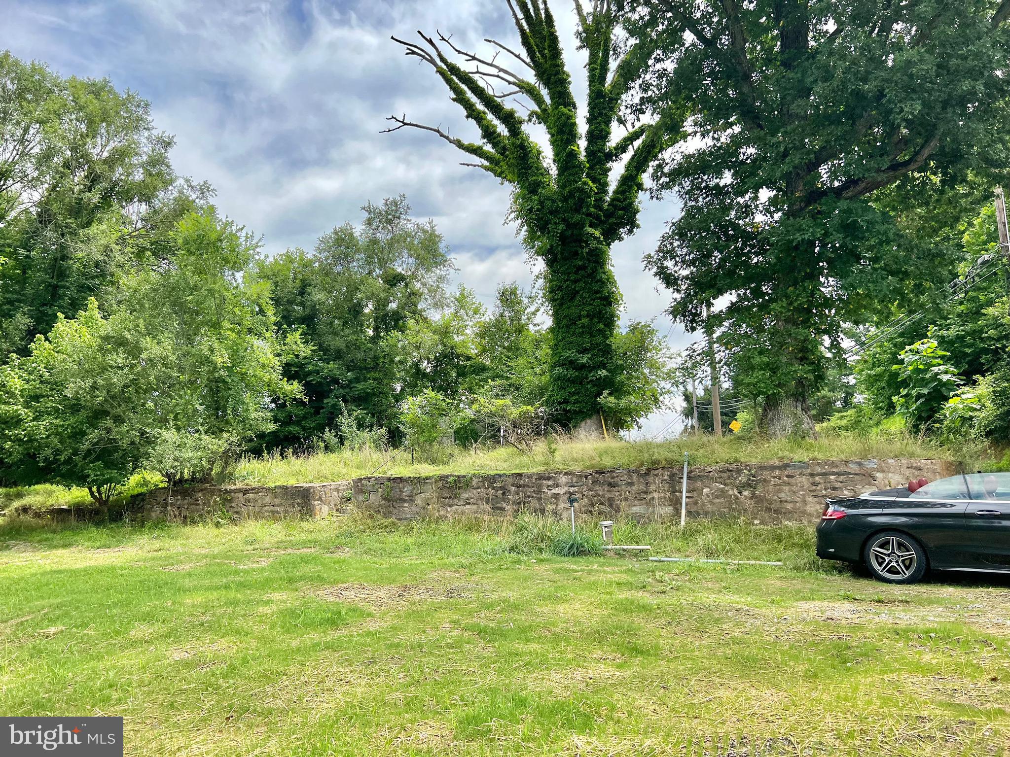 DAISY HILL ESTATES - Commercial Sale