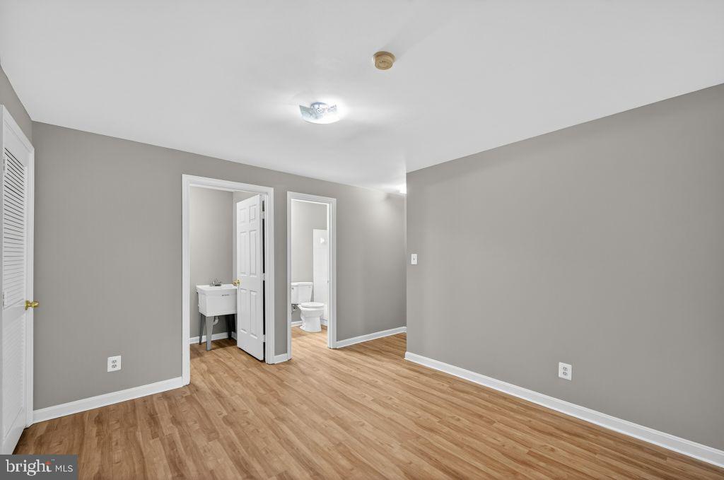 WILLIAMSTOWN - Residential