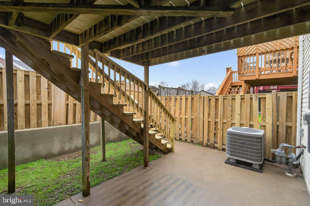 WILLIAMSTOWN - Residential