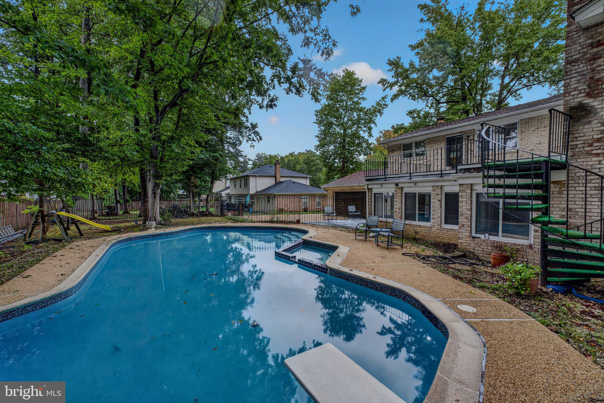 702 GLENEAGLES DRIVE