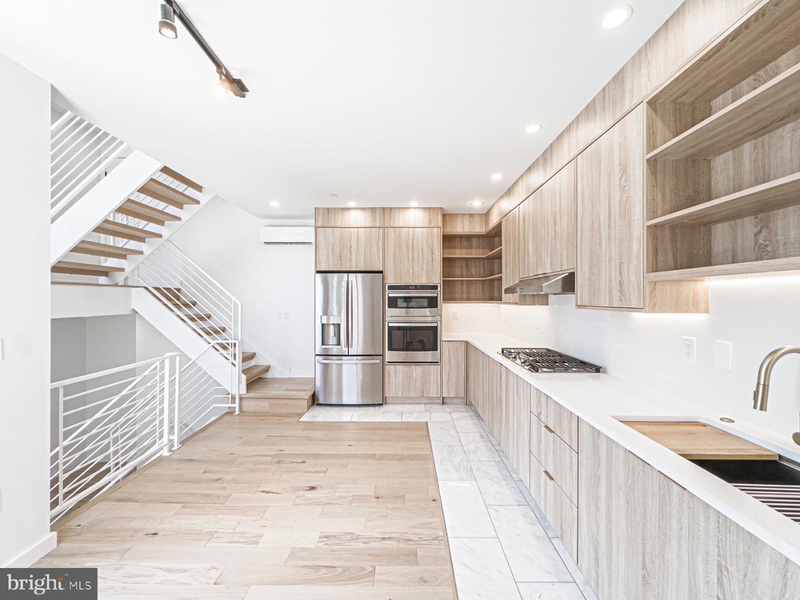 OLDE KENSINGTON - Residential