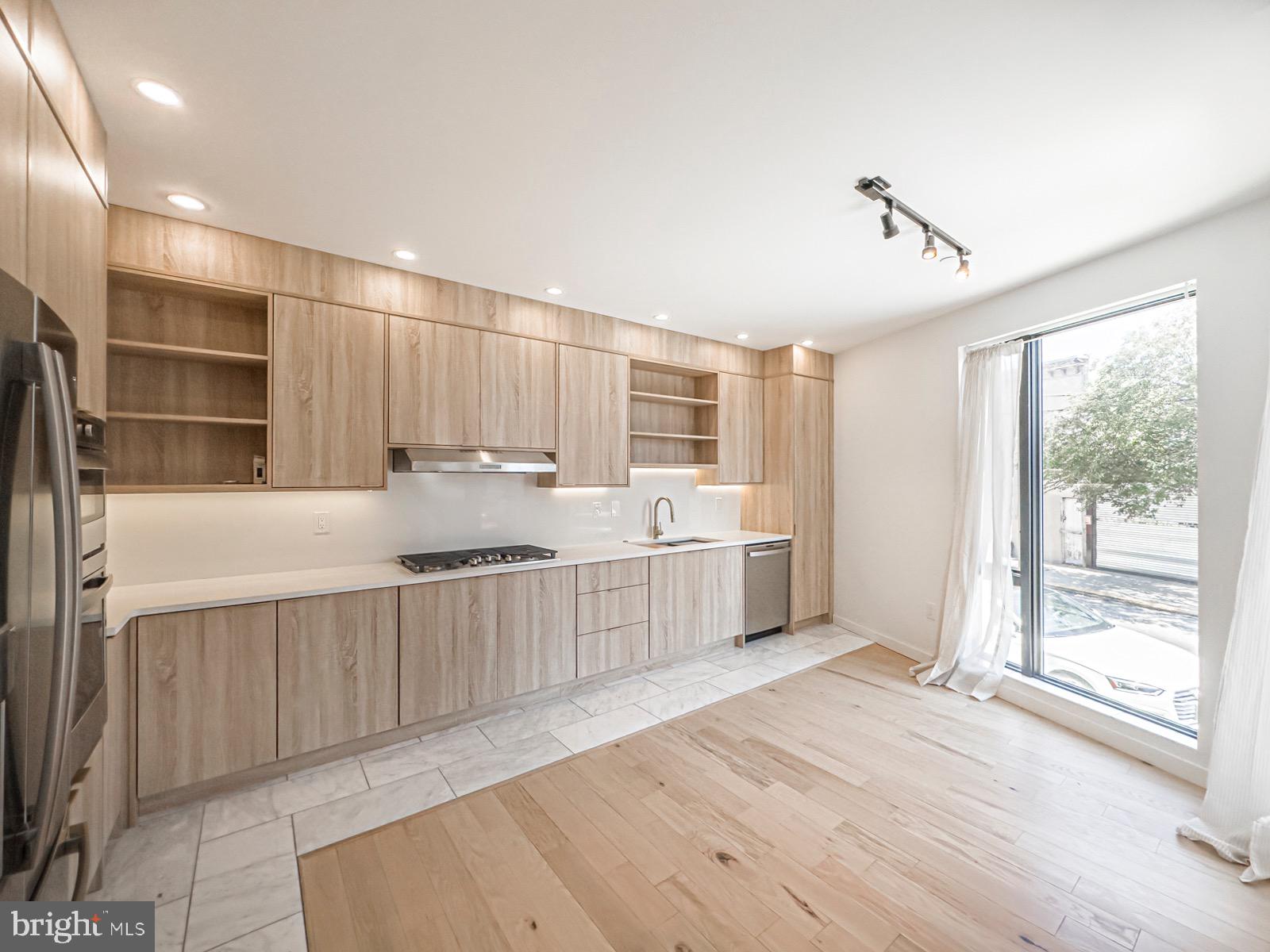 OLDE KENSINGTON - Residential