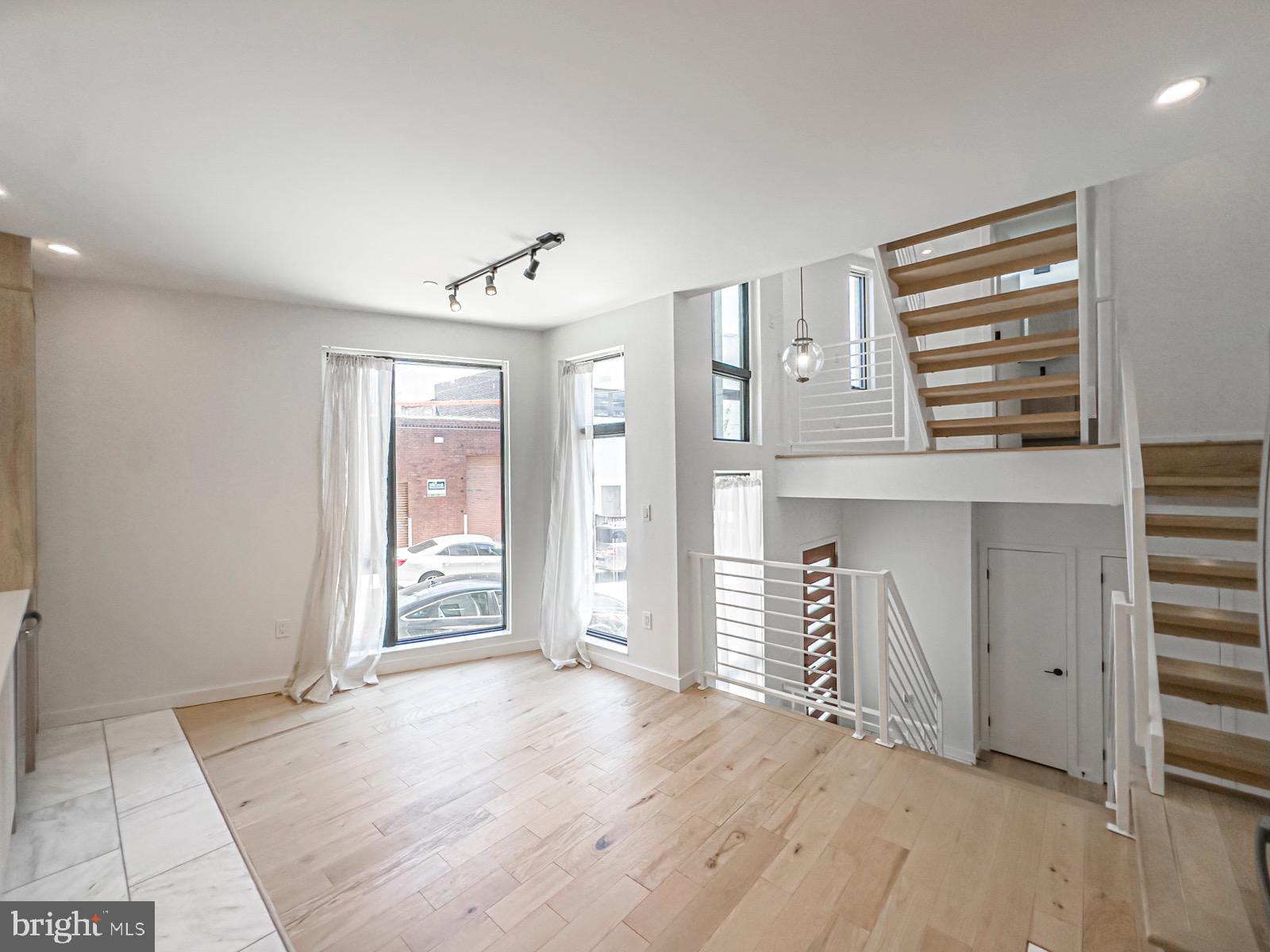 OLDE KENSINGTON - Residential