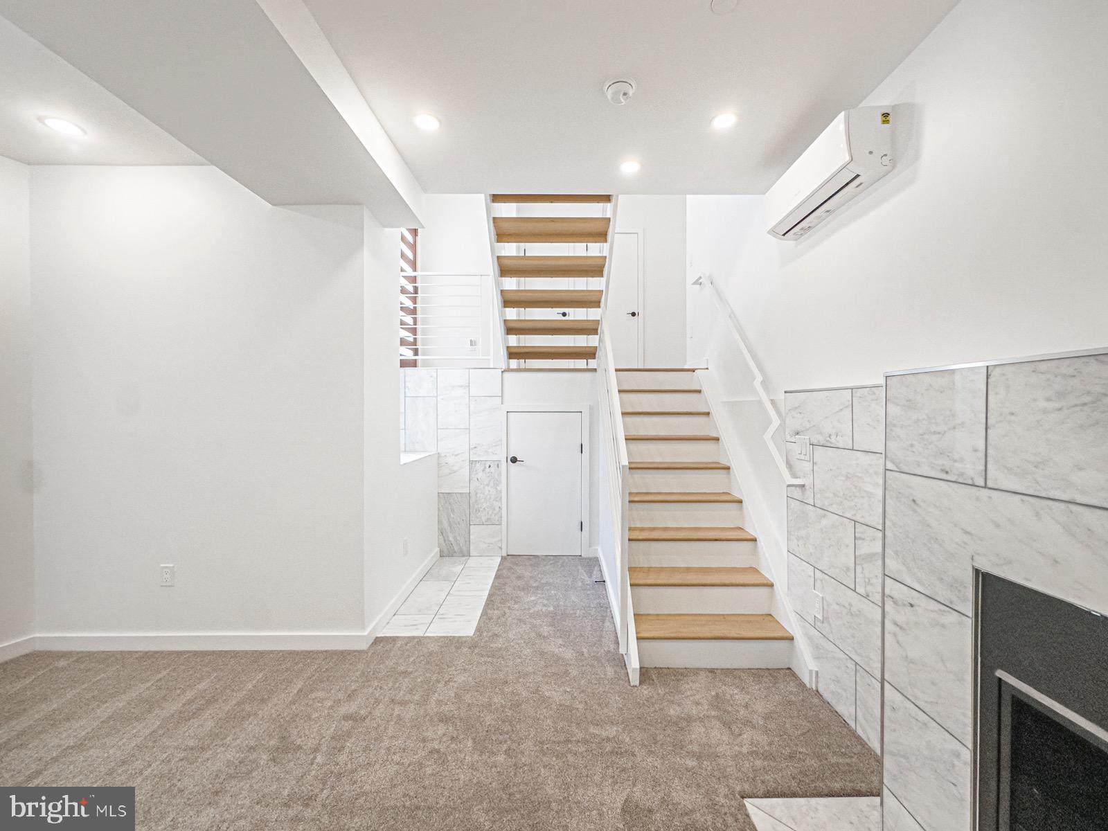 OLDE KENSINGTON - Residential