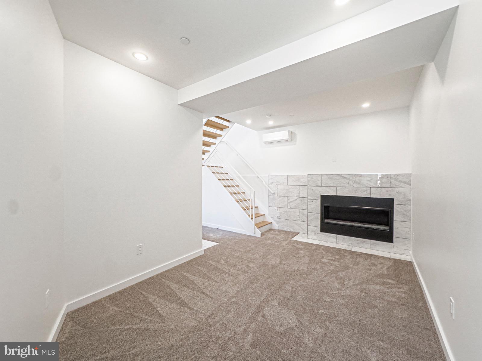 OLDE KENSINGTON - Residential