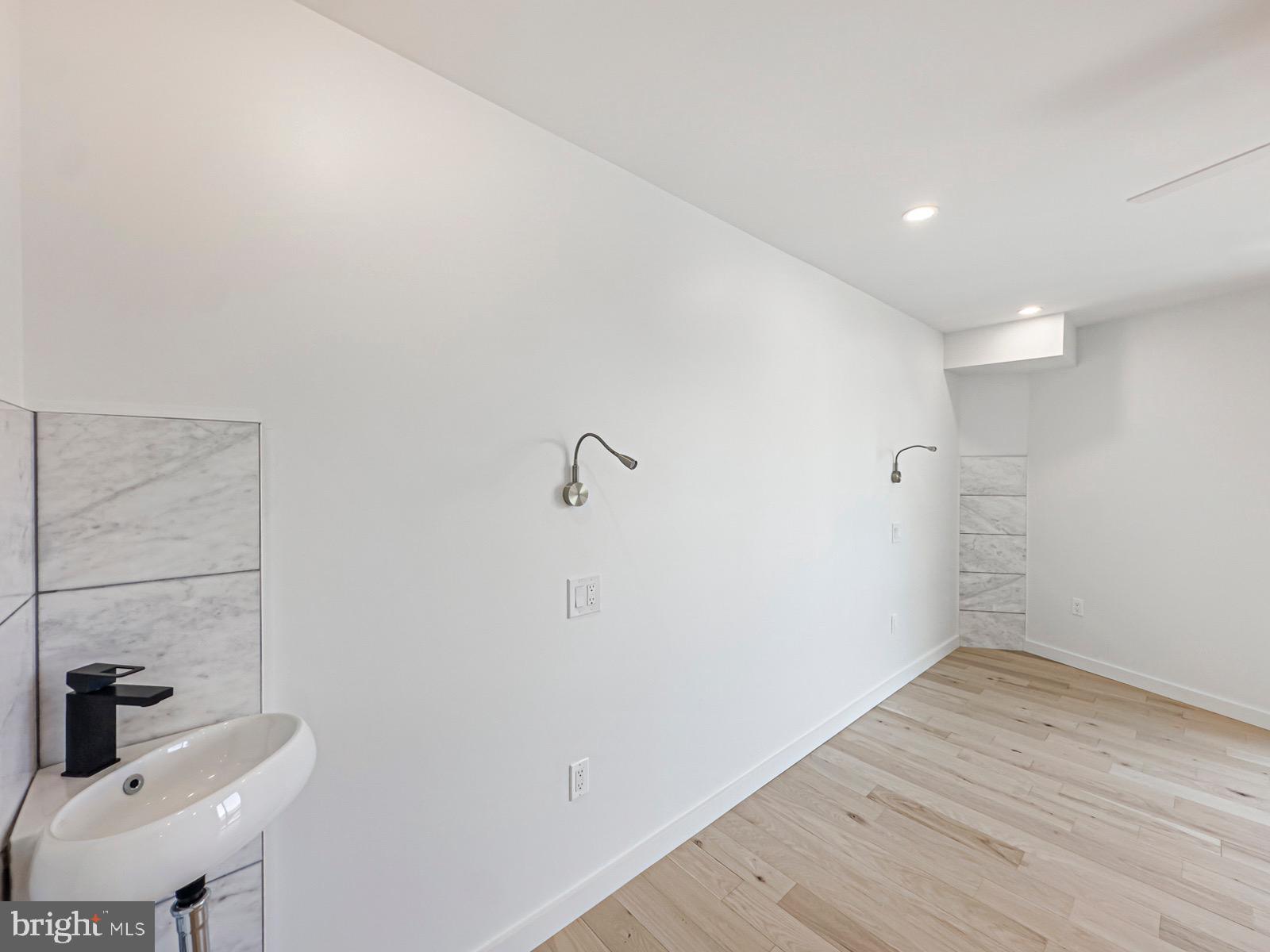 OLDE KENSINGTON - Residential