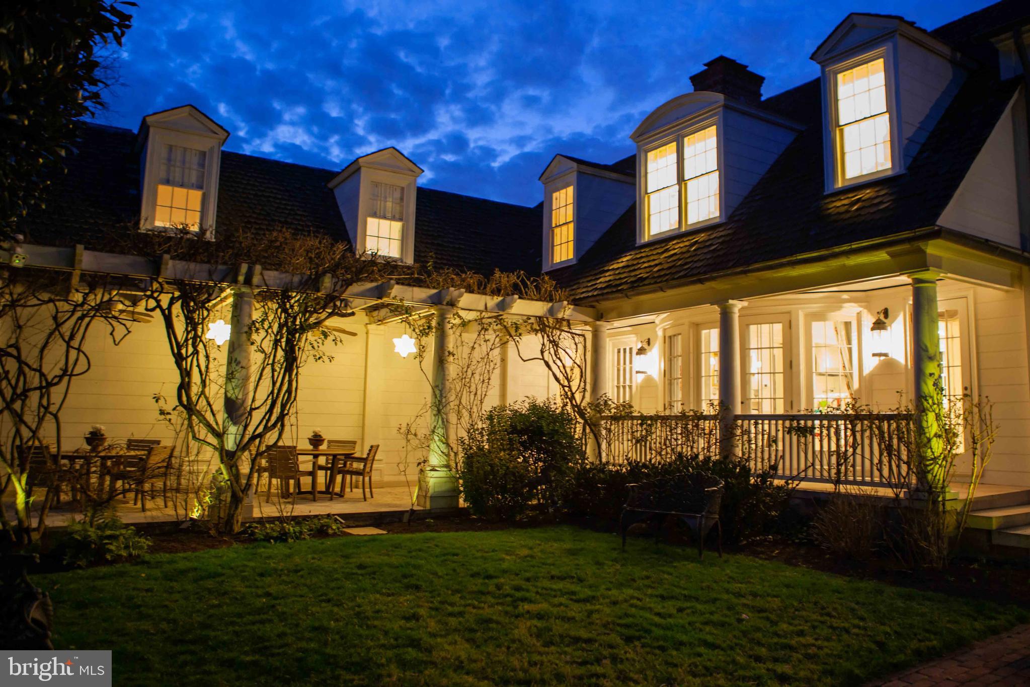 OLD TOWN ALEXANDRIA - Residential