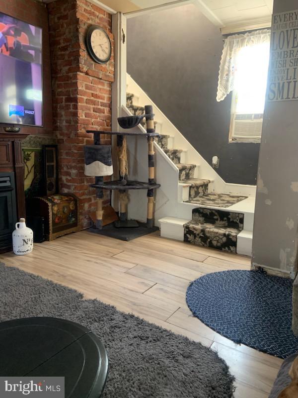 6126 LONGWOOD AVENUE