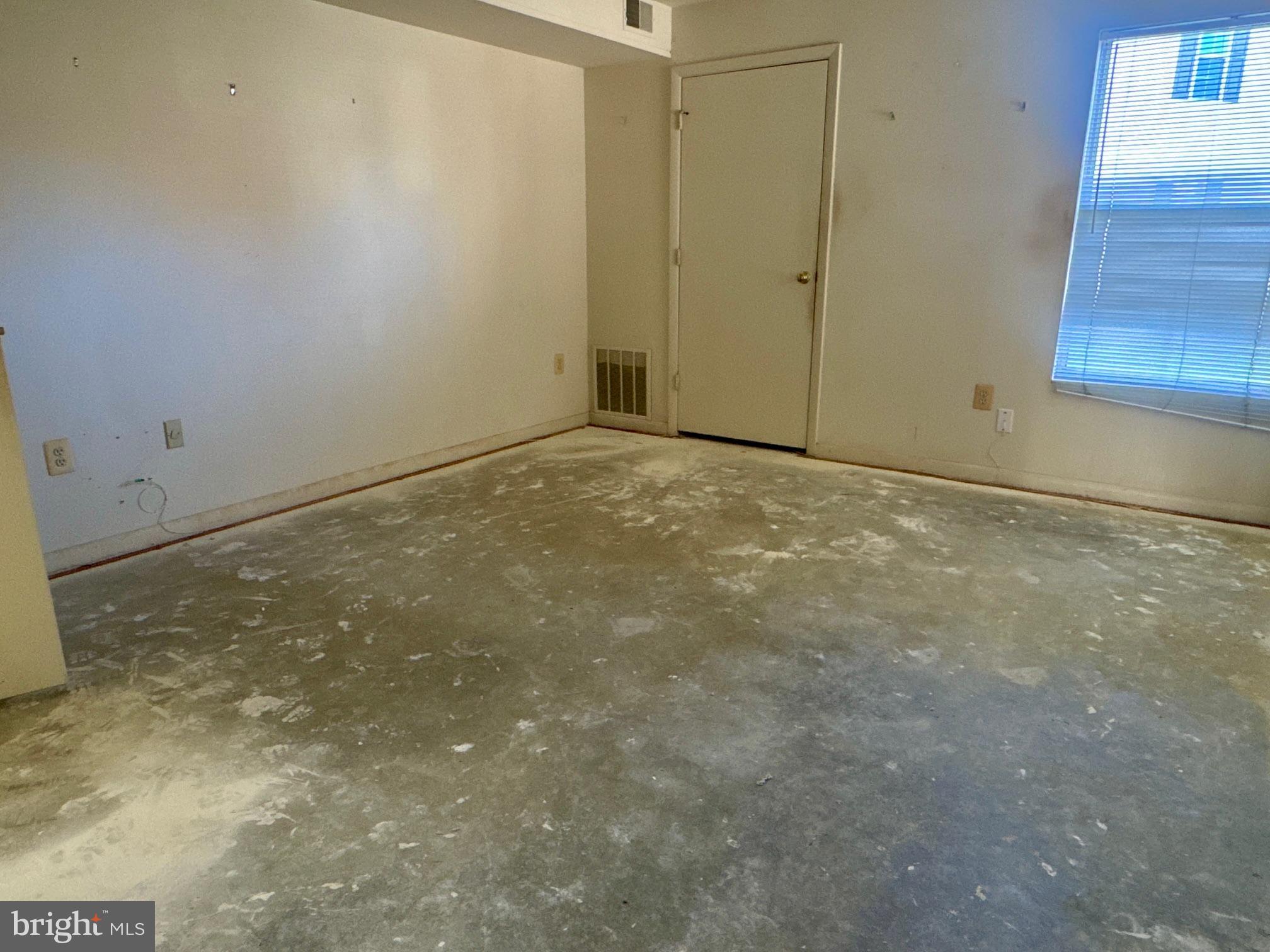 ANNAPOLIS OVERLOOK - Residential