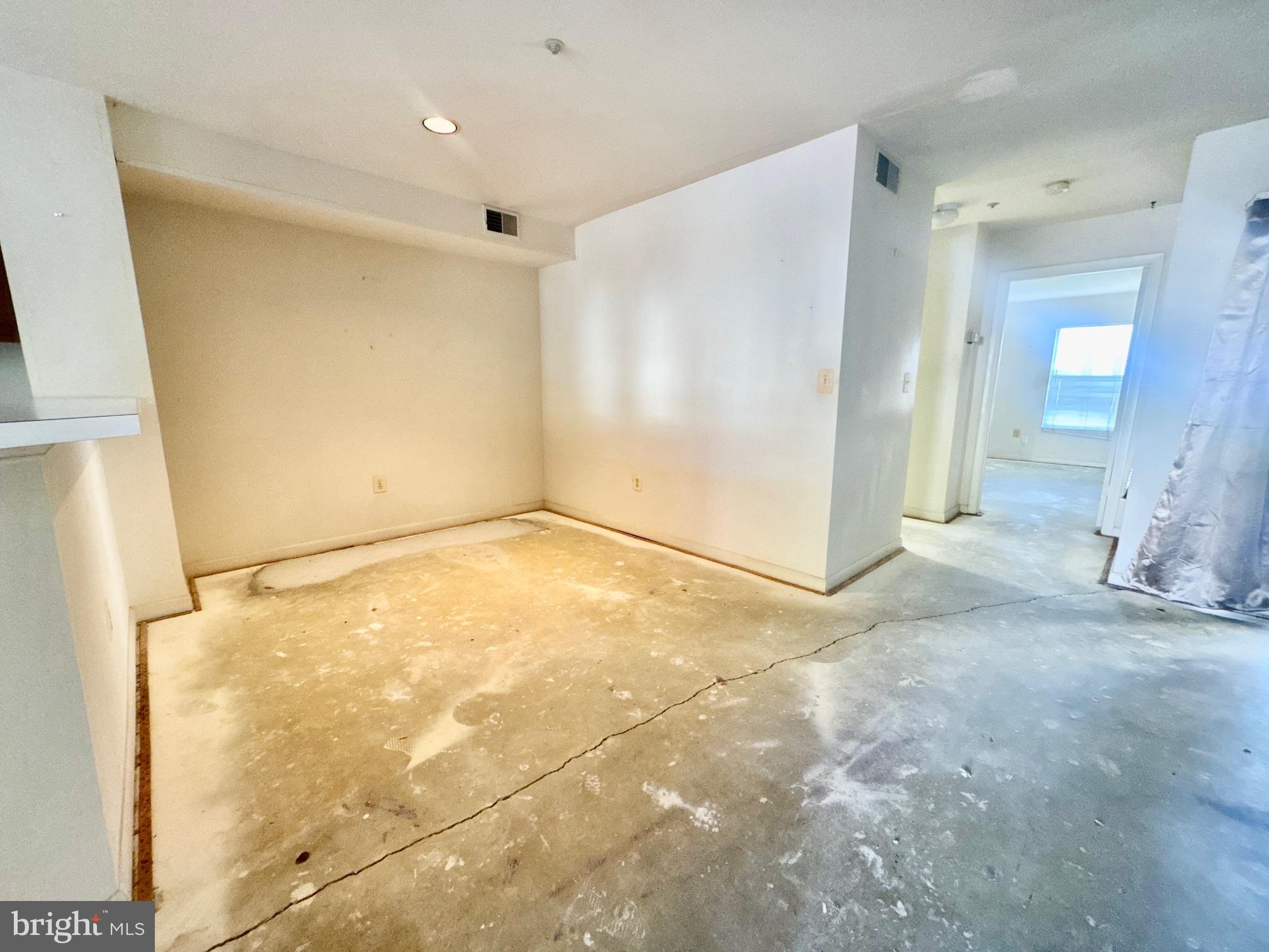 ANNAPOLIS OVERLOOK - Residential