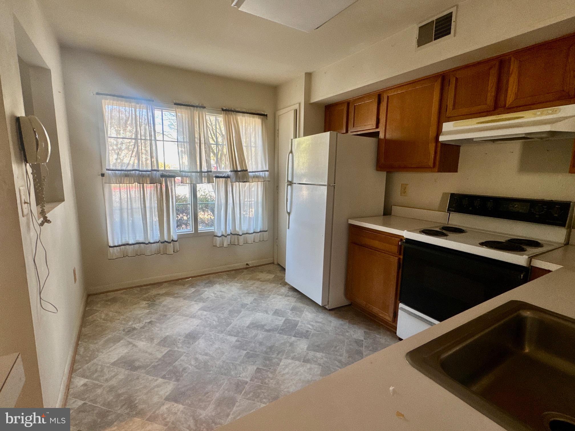 ANNAPOLIS OVERLOOK - Residential