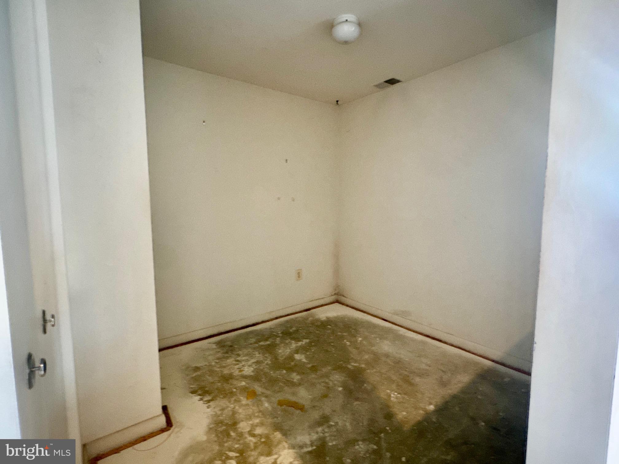 ANNAPOLIS OVERLOOK - Residential