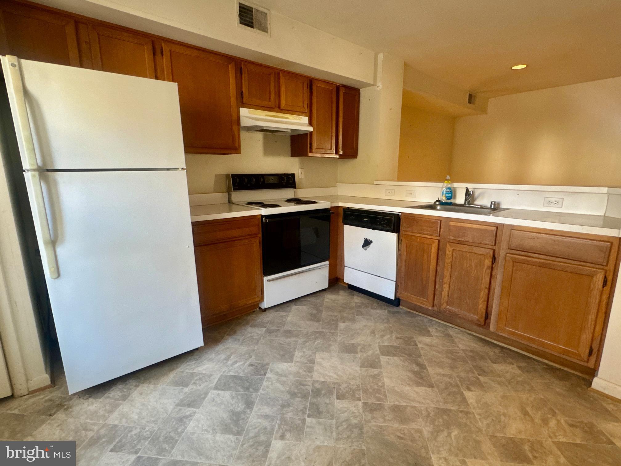 ANNAPOLIS OVERLOOK - Residential