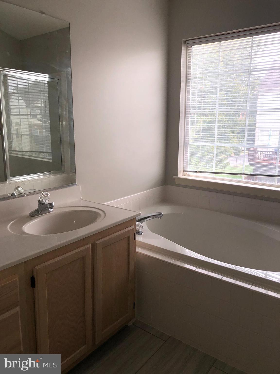 CASCADES LOWES ISLAND - Residential Lease